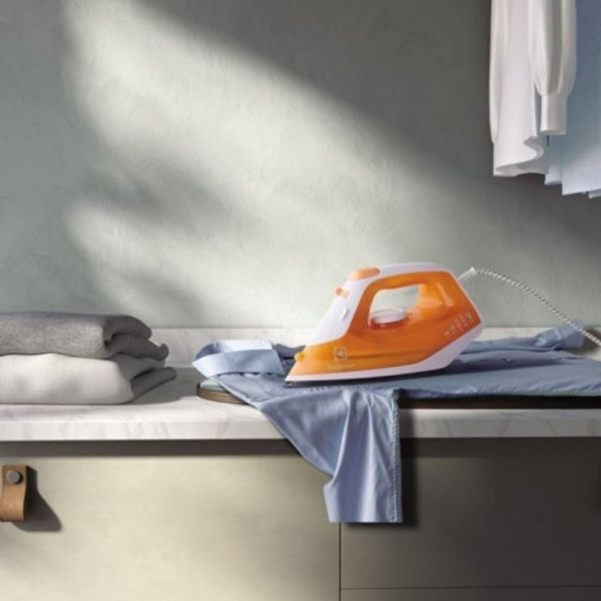 مكواة بخار إيزي لاين 1600 واط - ESI4007 من إلكترولوكس-hbxhomeware-hbxbathroom-image-5