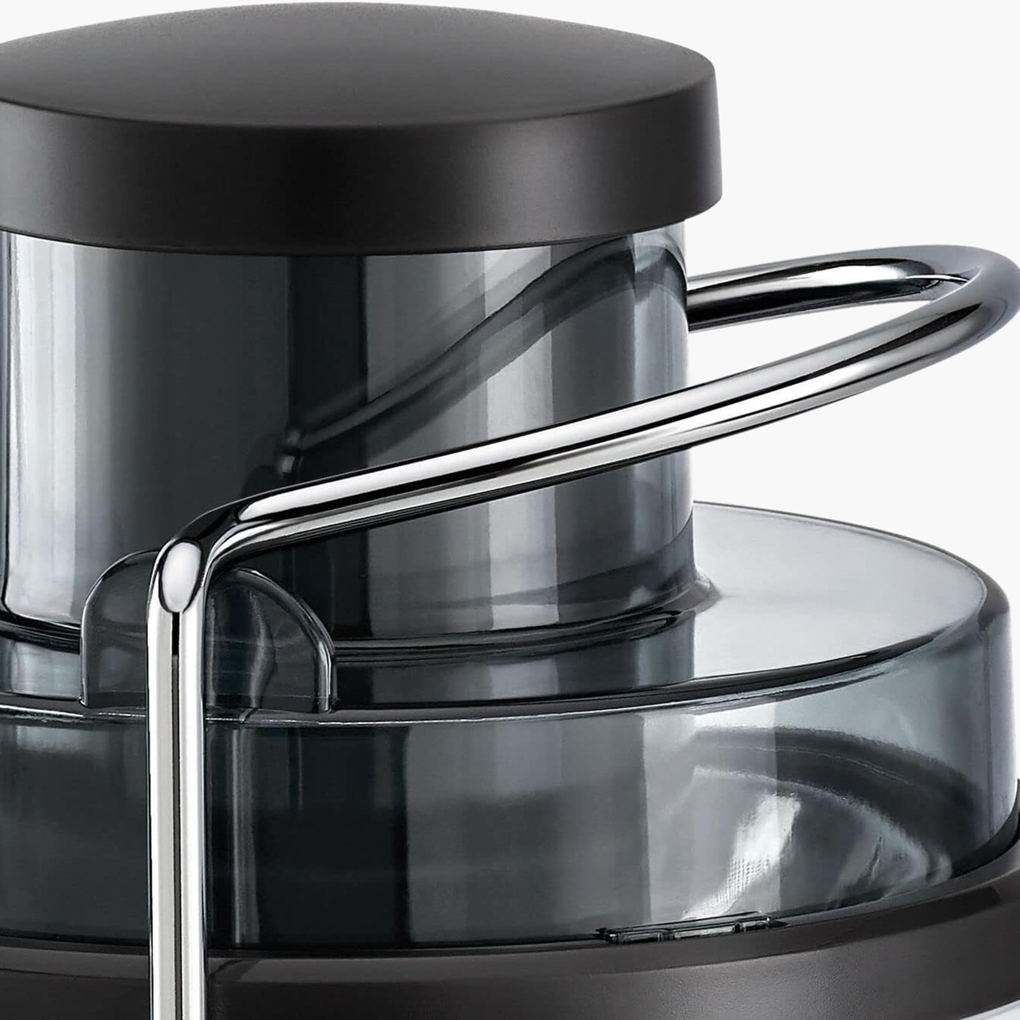 عصارة 600 واط من بلاك آند ديكر - JE600-B5-hbxhomeware-appliances-blendersmixersandgrinders-image-3