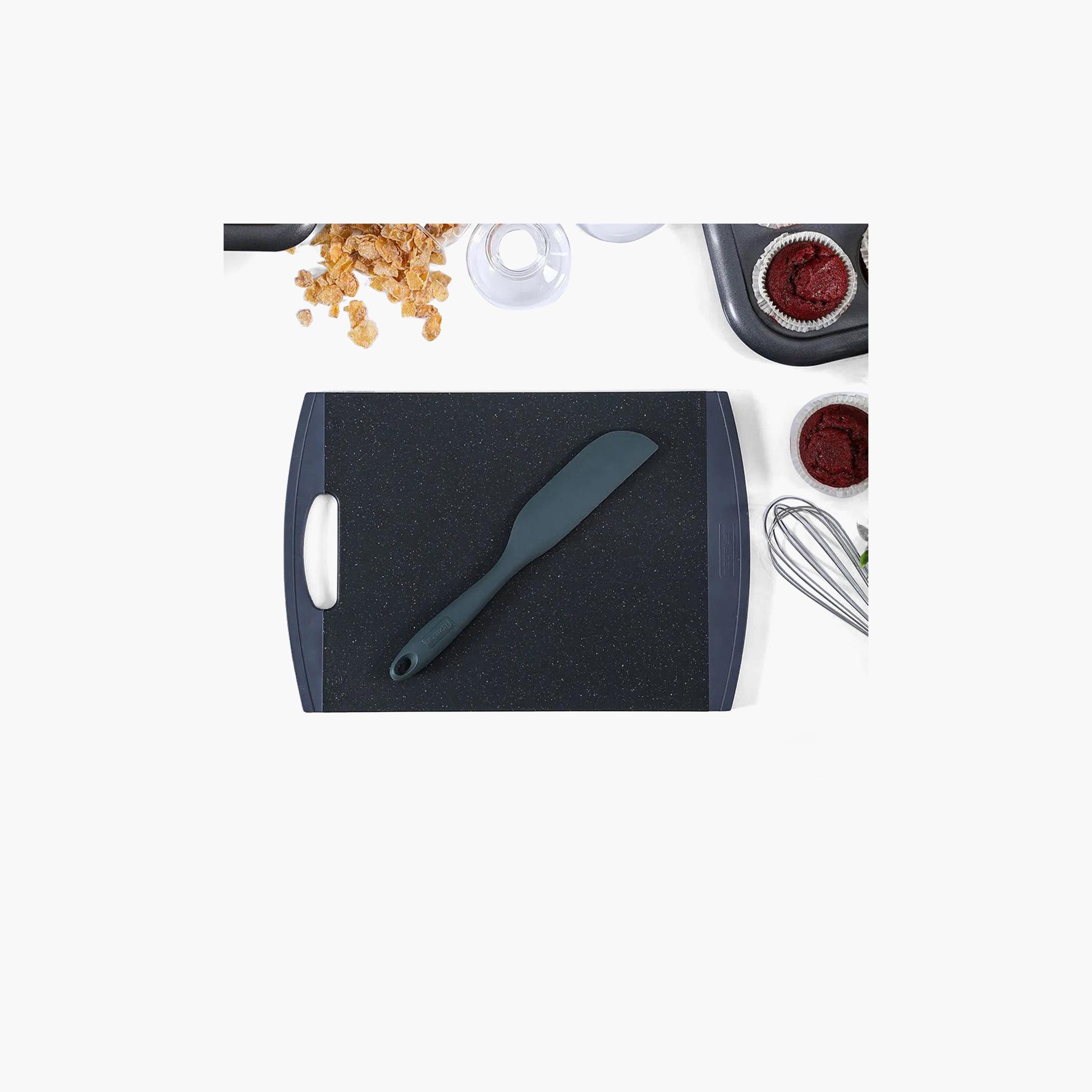 Chef’s Tools Spatula-household-kitchen-kitchentoolsandutensils-foodpreparationtools-image-1