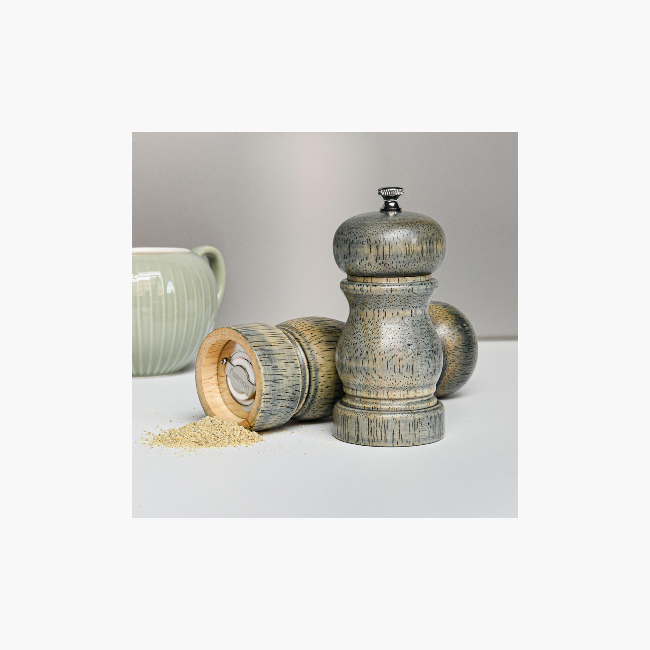 Textured Salt and Pepper Mill-household-kitchen-kitchentoolsandutensils-foodpreparationtools-image-4