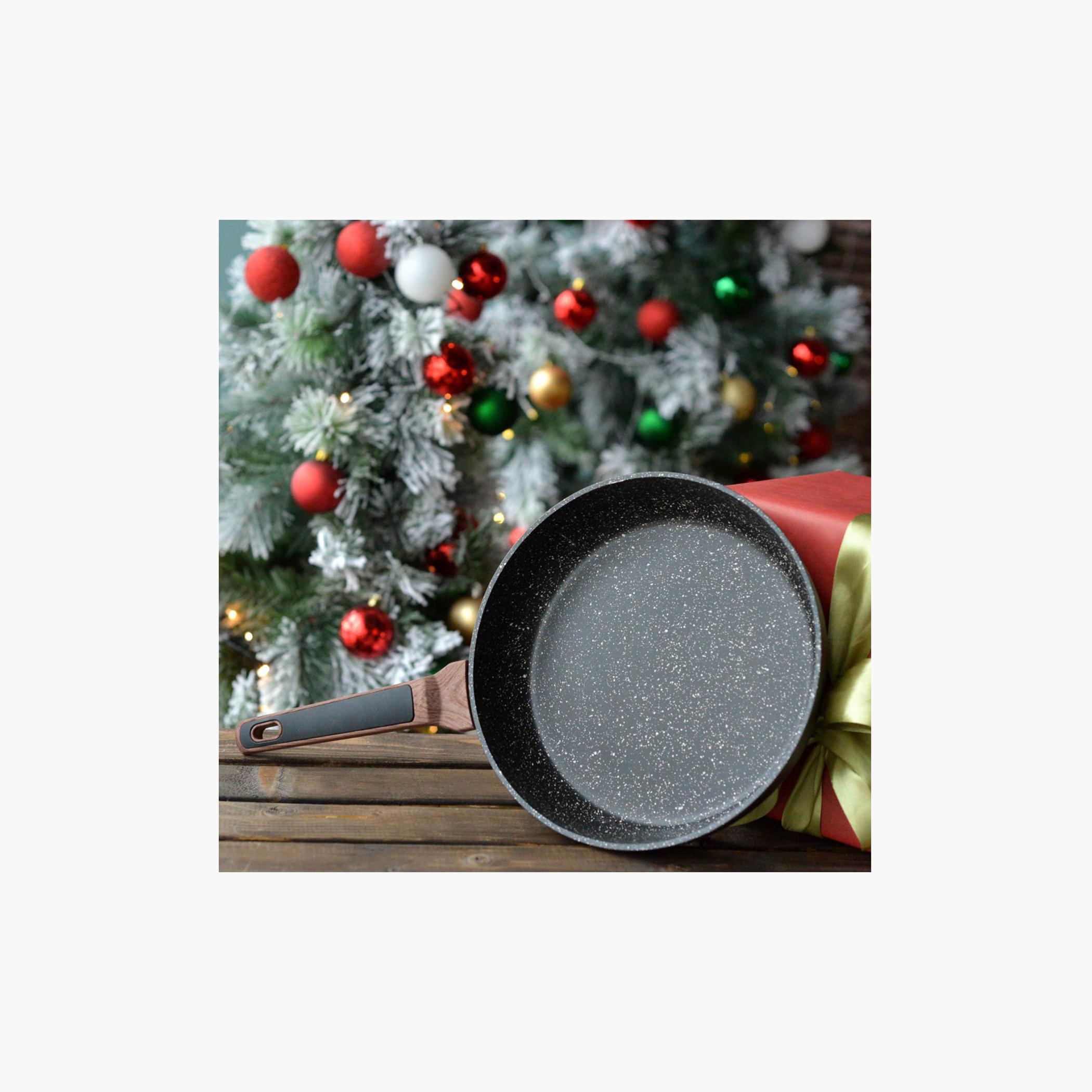 مقلاة ألومنيوم غير لاصقة بقاعدة حث من سلسلة دايموند من فيسمان - 24 سم-household-kitchen-cookware-potsandpans-image-1