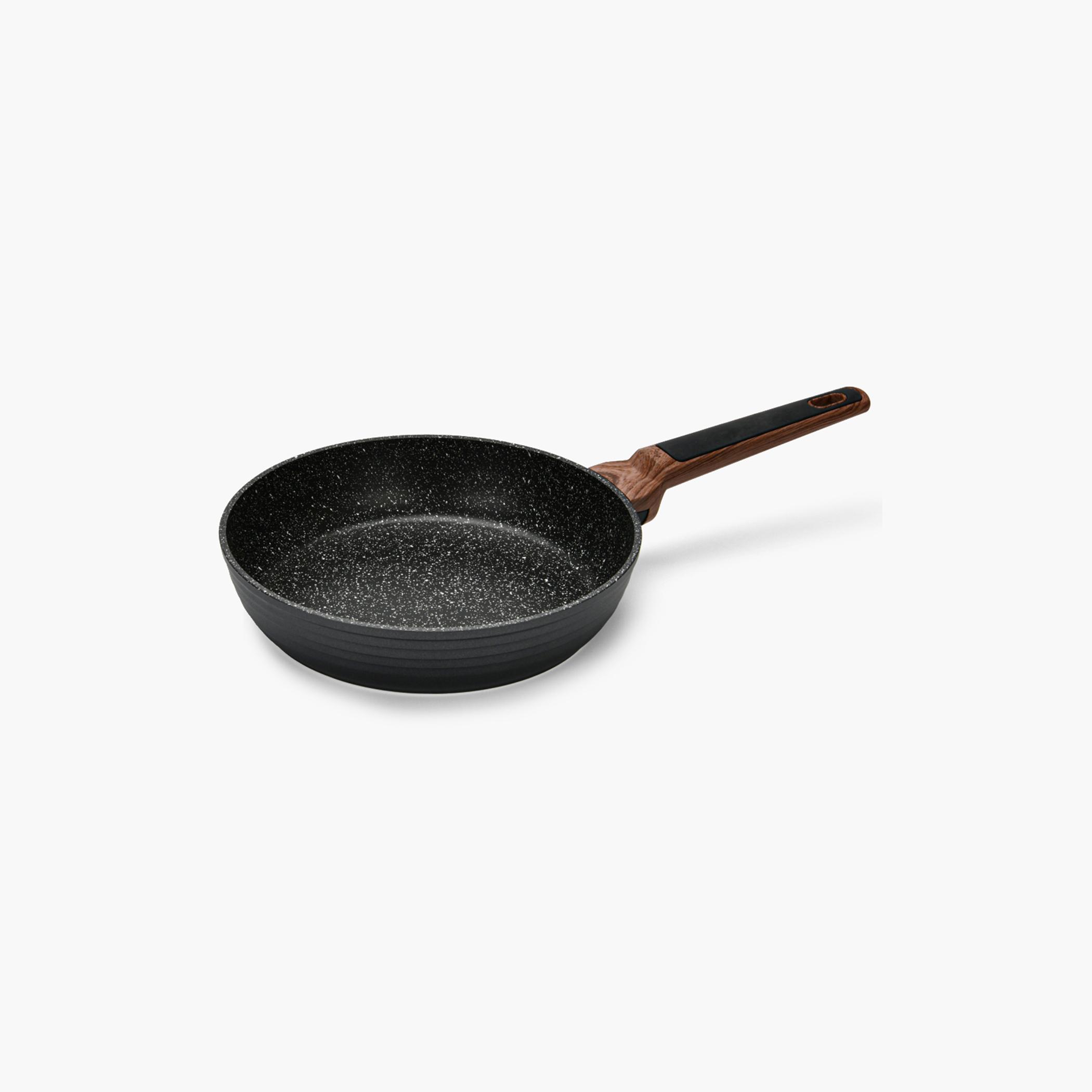 مقلاة ألومنيوم غير لاصقة بقاعدة حث من سلسلة دايموند من فيسمان - 24 سم-household-kitchen-cookware-potsandpans-image-5