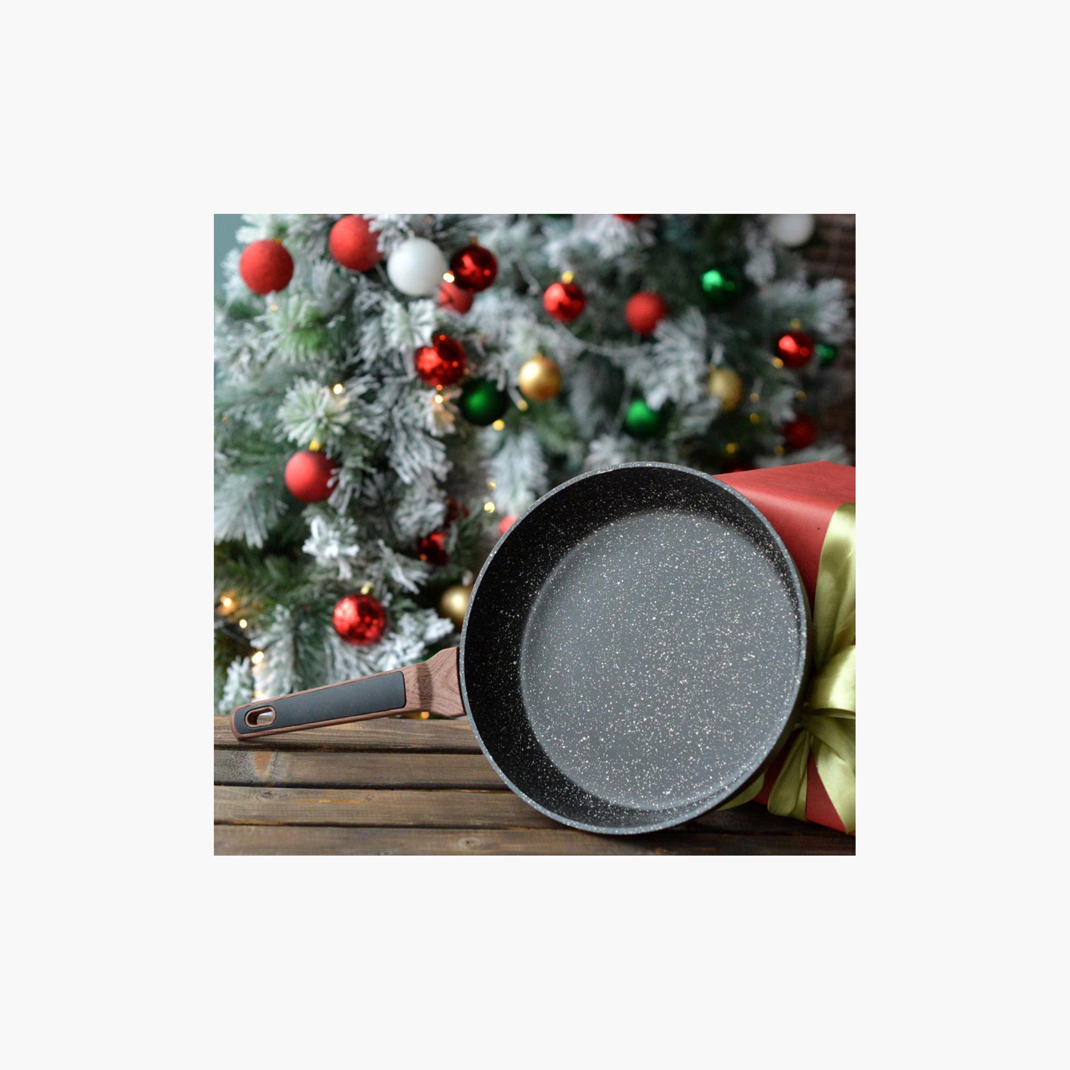 مقلاة ألومنيوم غير لاصقة بقاعدة حث من سلسلة دايموند من فيسمان - 28 سم-household-kitchen-cookware-potsandpans-image-6