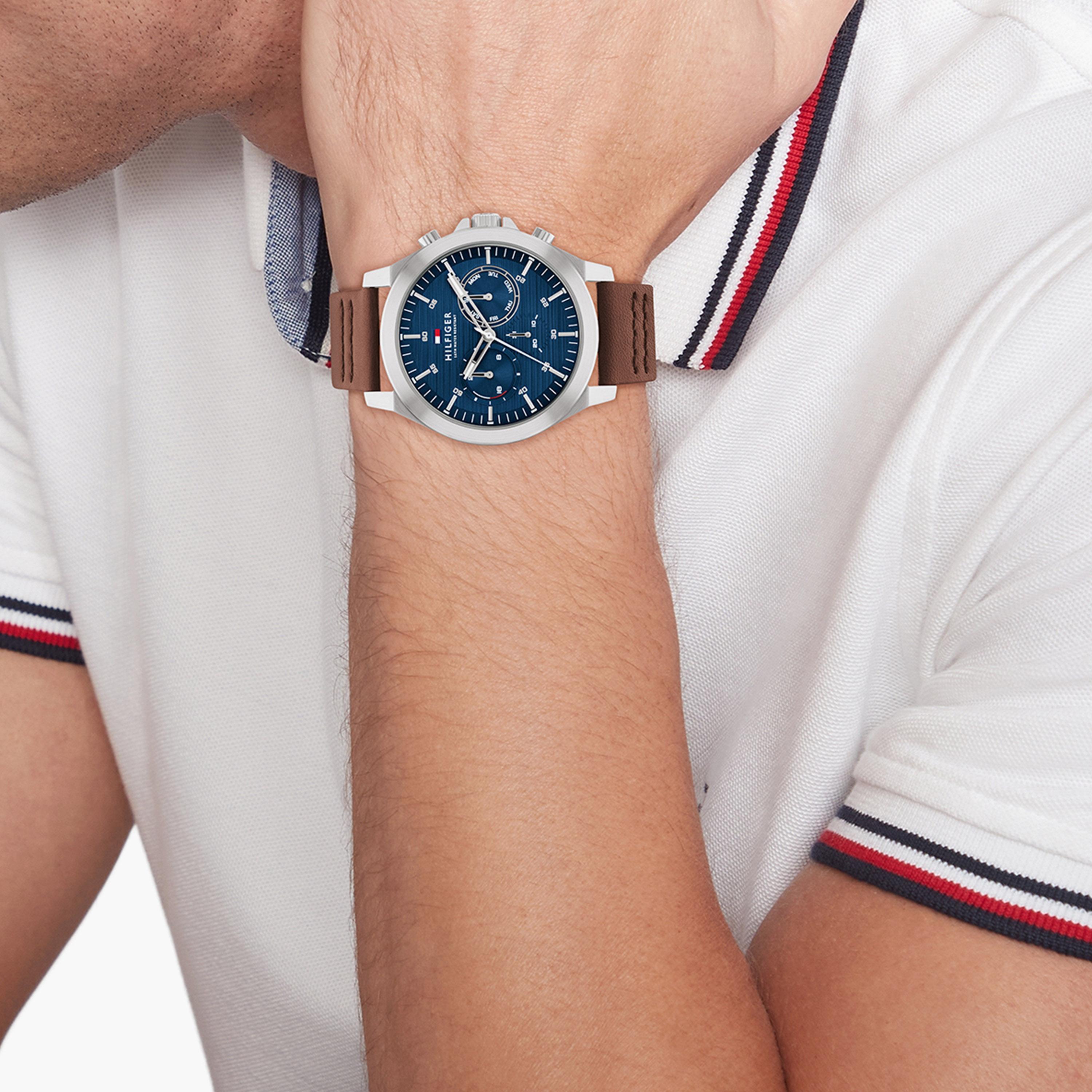 تومي هيلفيغر- ساعة للرجال 46 ملم كرونوغراف بنية من الستانلس ستيل | 1710633-men-watchesandjewellery-watches-image-4