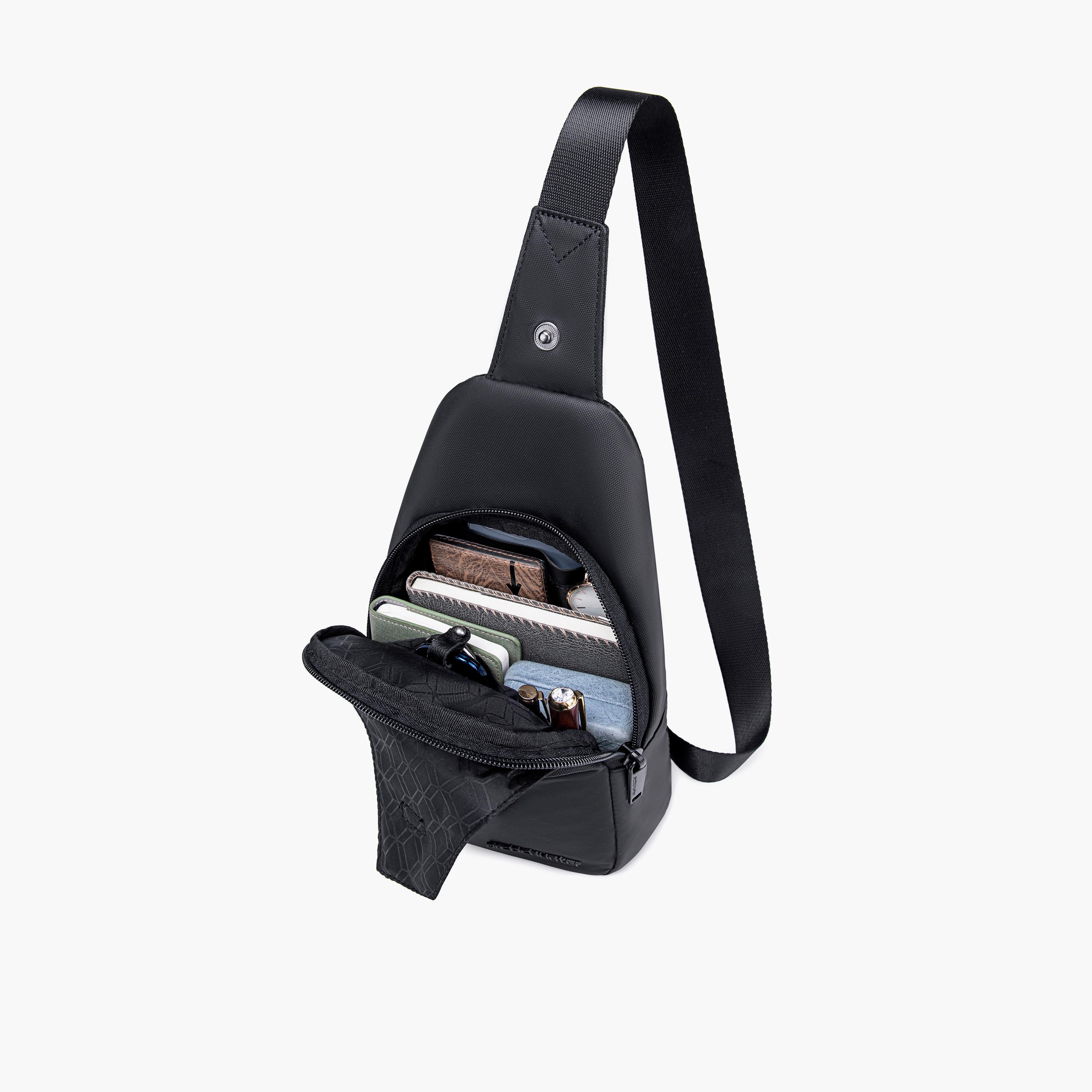 Arctic Hunter Water-Resistant Sling Bag with Zipper Closure and Built-in Earphone Jack-travel-accessories-image-3