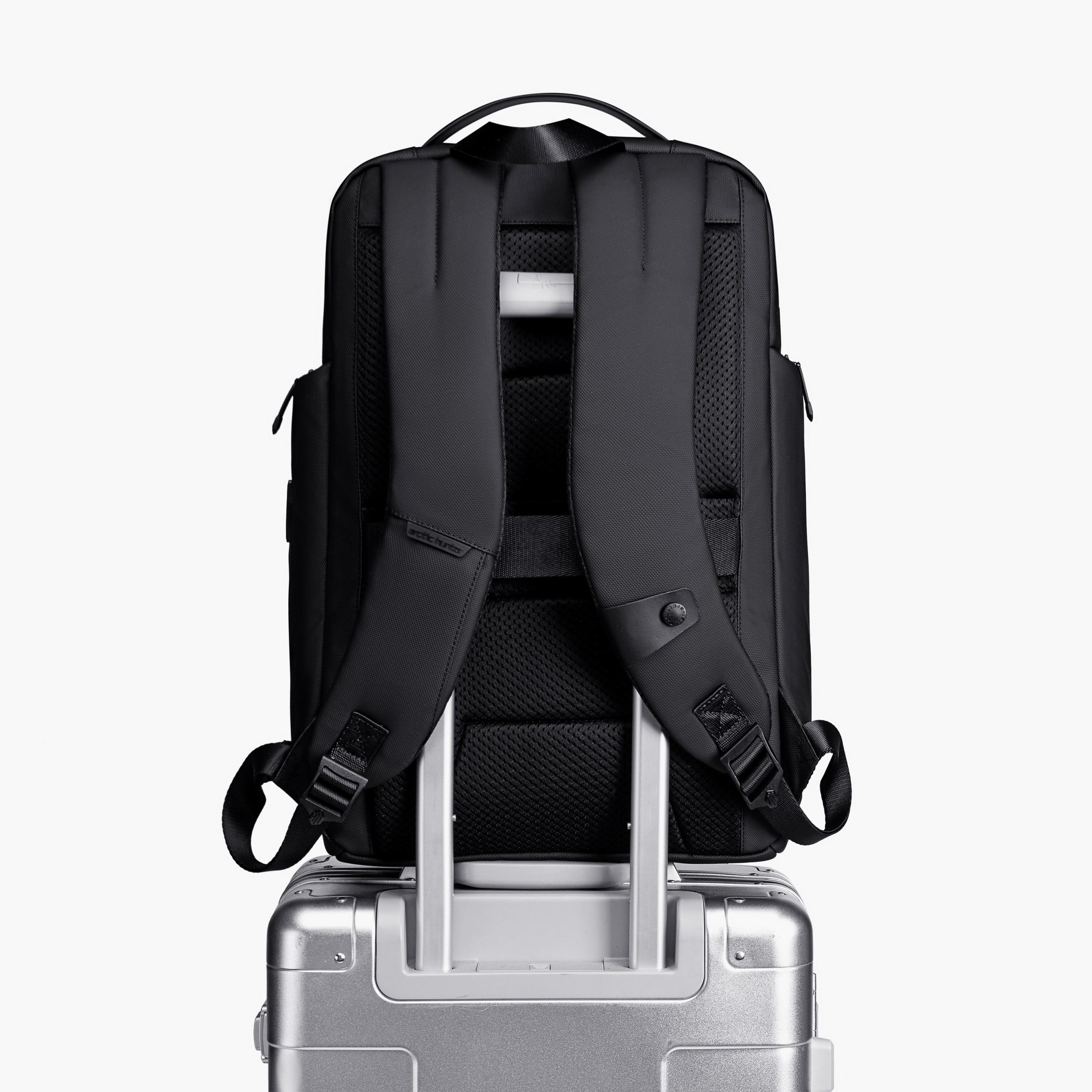 Arctic Hunter 18 Inches Laptop Bag Polyester Blend with Built-in USB/Headphone Port | B00554-travel-luggagesandbags-backpacks-image-6
