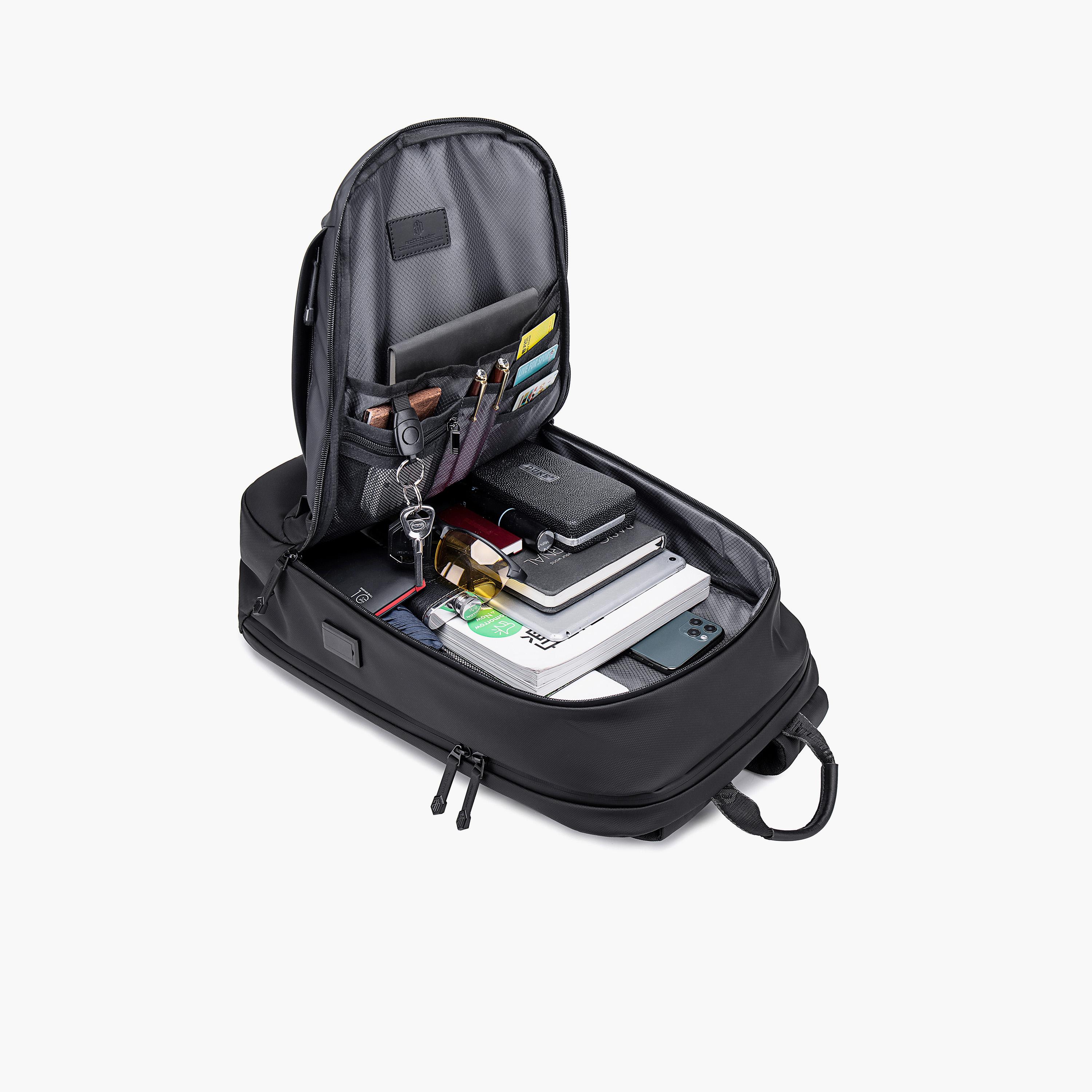 اركتيك هنتر- شنطة كمبيوتر محمول مقاس 18 إنش بوليستر مع منفذ USB مدمج | B00443-school-bagsandbackpacks-backpacks-image-4