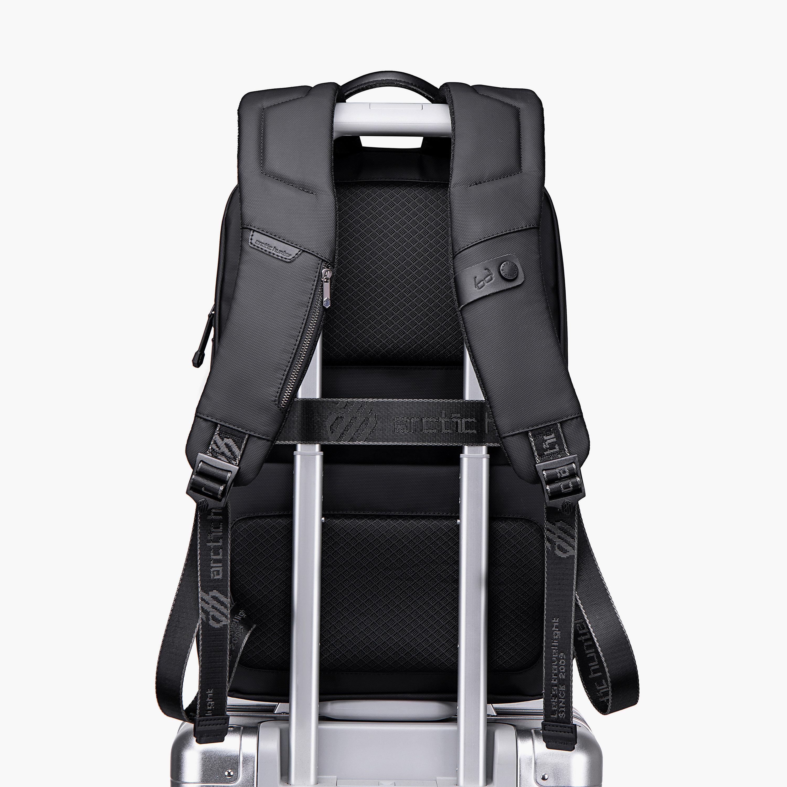 اركتيك هنتر- شنطة كمبيوتر محمول مقاس 18 إنش بوليستر مع منفذ USB مدمج | B00443-school-bagsandbackpacks-backpacks-image-7