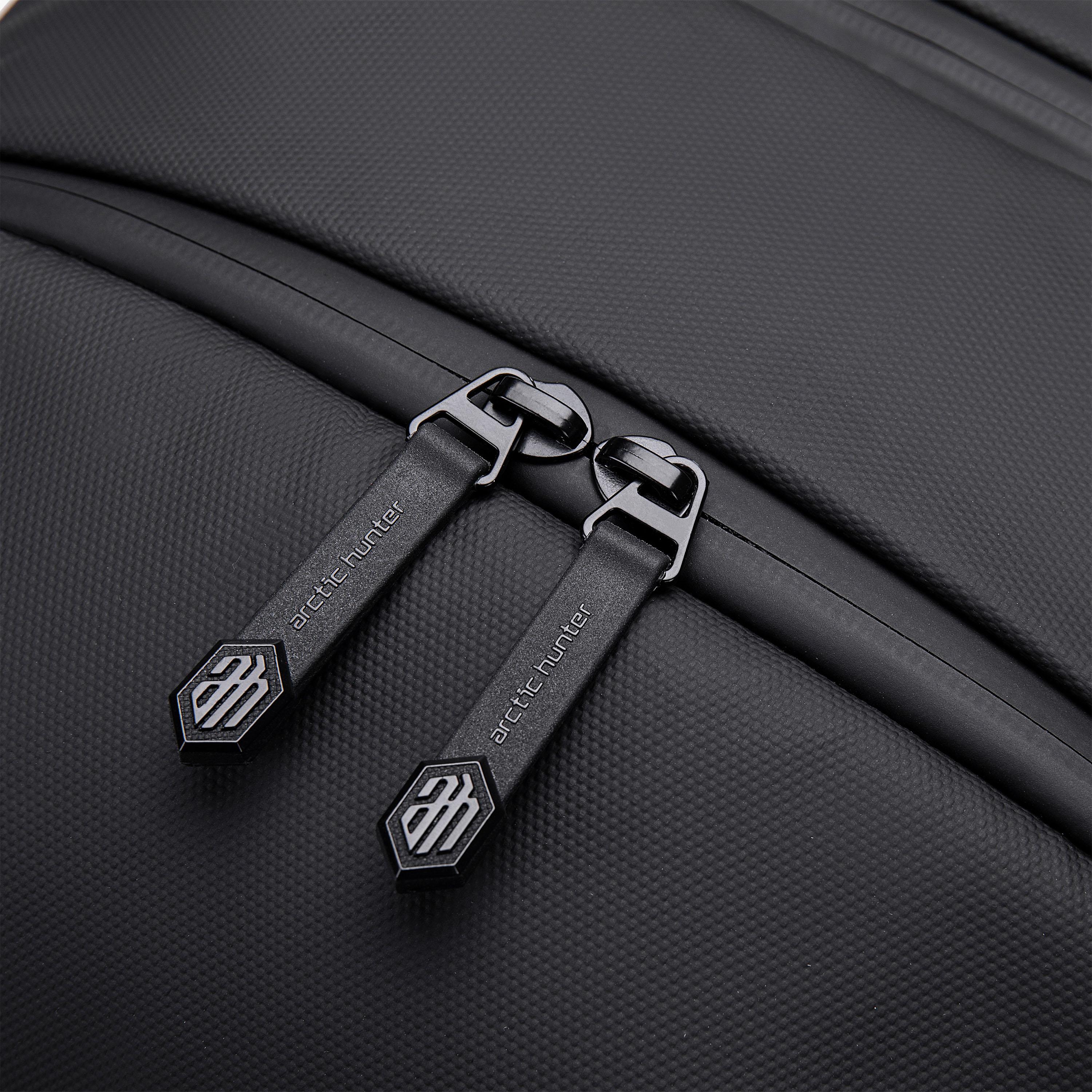 اركتيك هنتر- شنطة كمبيوتر محمول مقاس 18 إنش بوليستر مع منفذ USB مدمج | B00443-school-bagsandbackpacks-backpacks-image-8