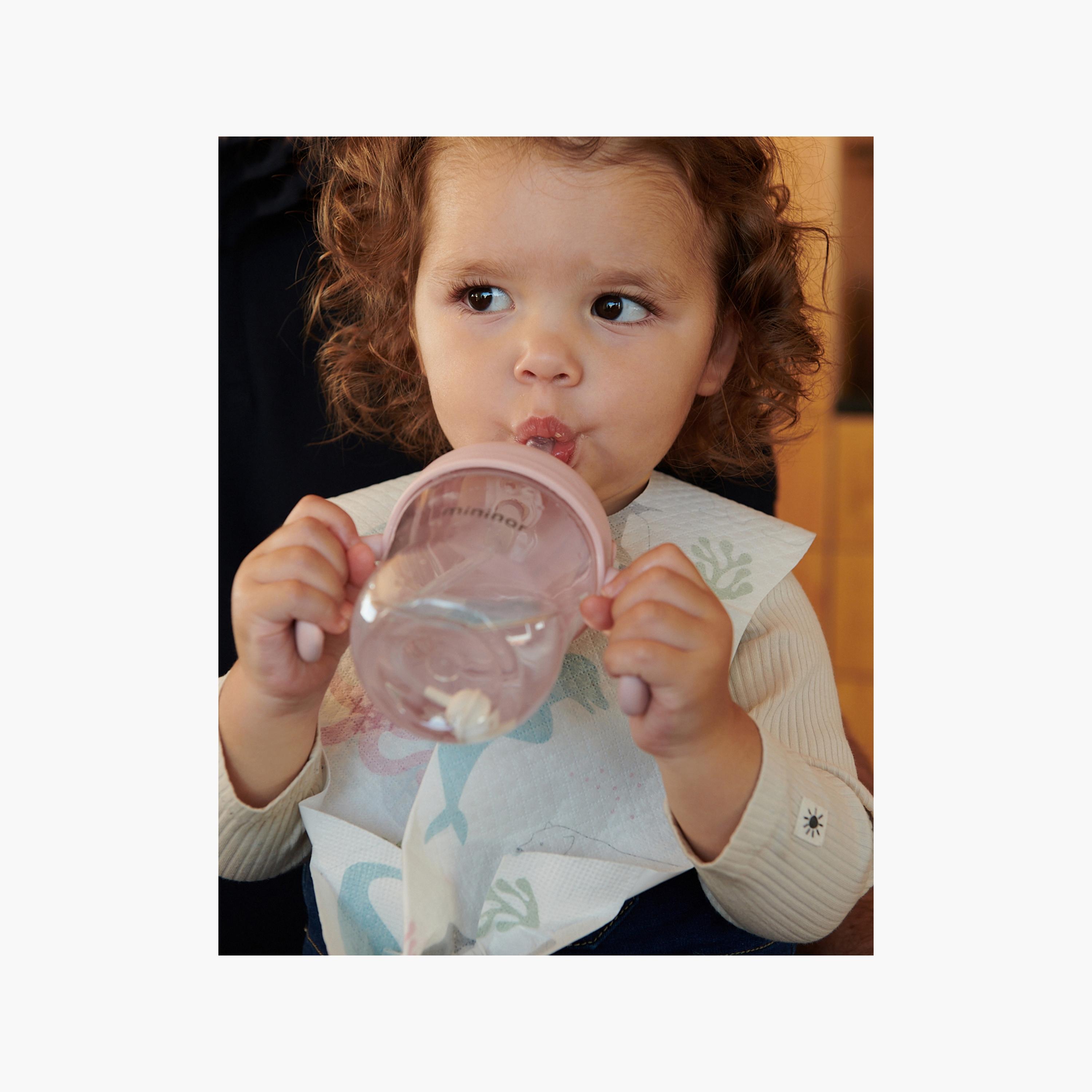 زجاجة الرضاعة تريتان مع ماصة من مينيور - 220 مل-baby-feeding-mealtimeessentials-image-3
