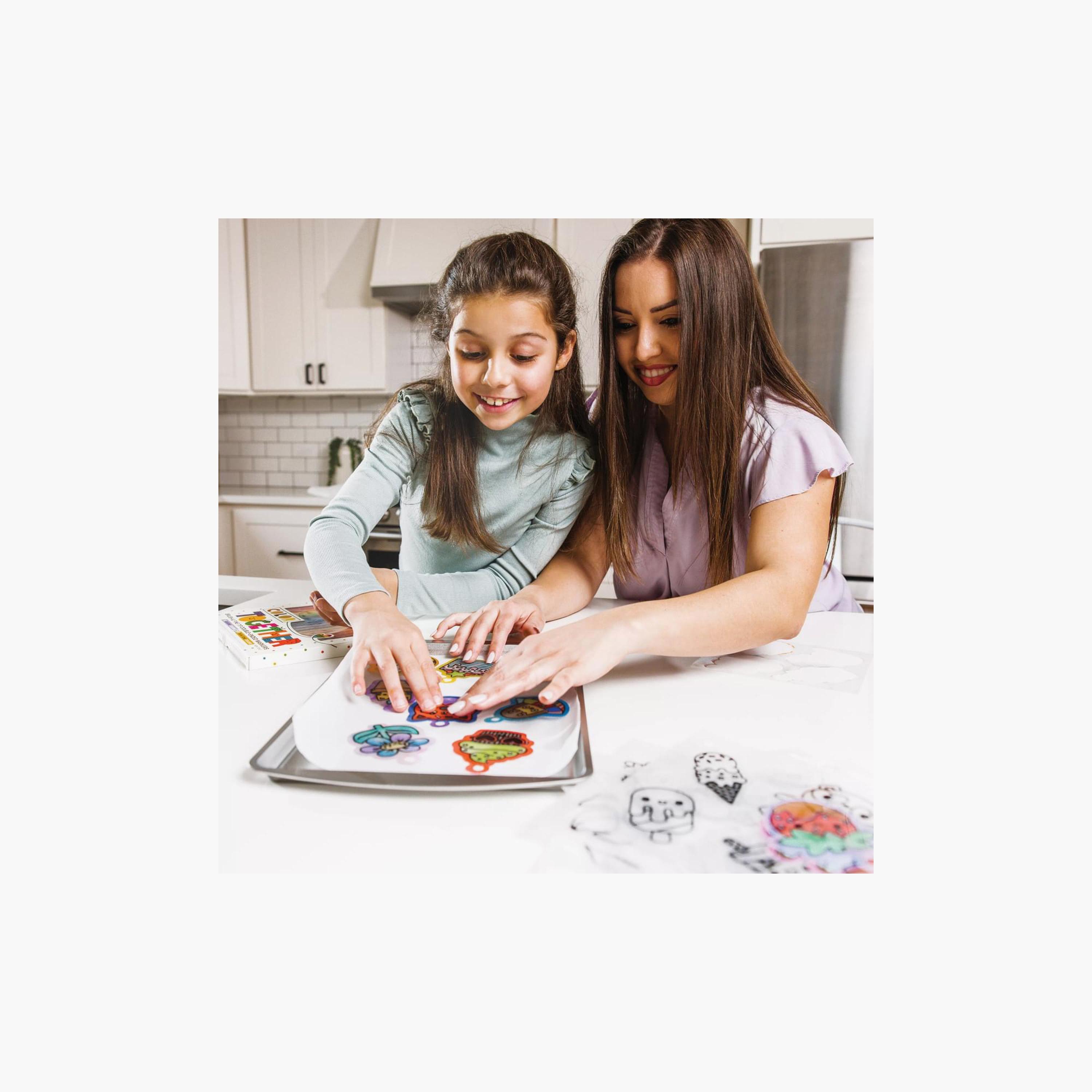 مجموعة أدوات الانكماش  شرينك-إتس! (افعلها بنفسك) من أوولي - أصدقاء مرحون-school-artsandcrafts-image-1