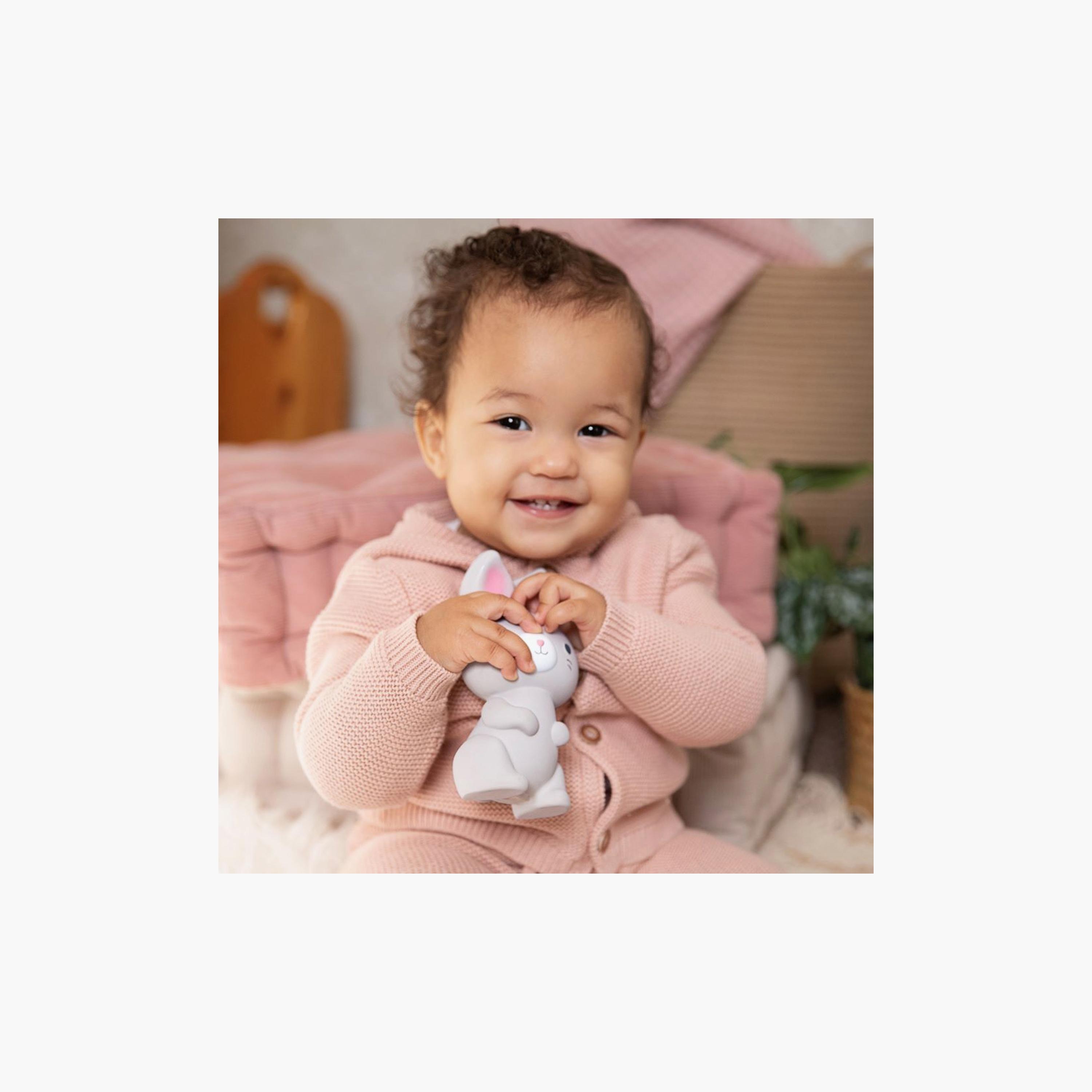 عضاضة مطاطية طبيعية من إنجينيويتي - سيلفي - 5.75 بوصة-baby-feeding-teethers-image-2