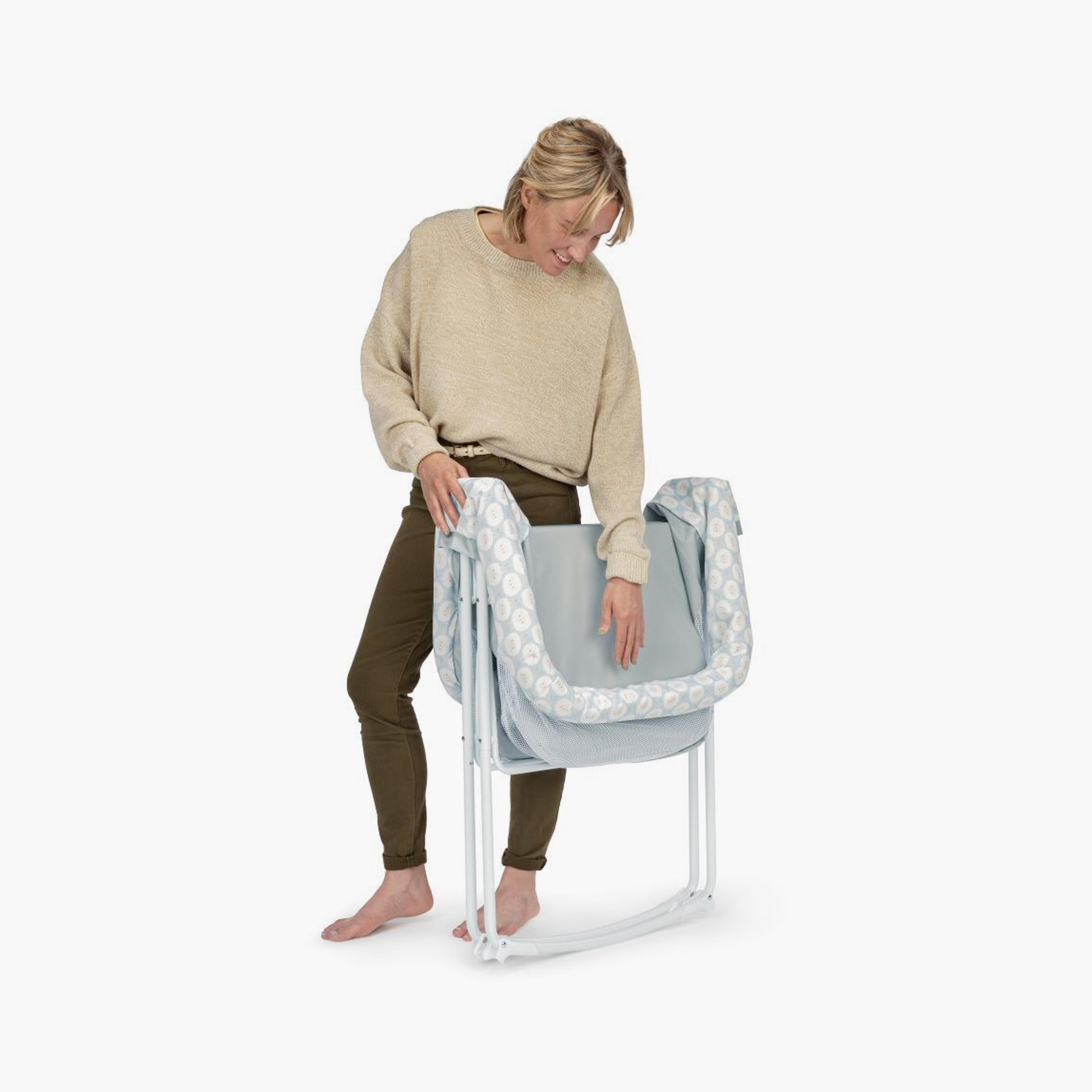 سرير أطفال محمول هزاز قابل للطي سنوز آند ستو من إنجينيوتي - شيبي-baby-nursery-furniture-cribsandbeds-bassinets-image-5