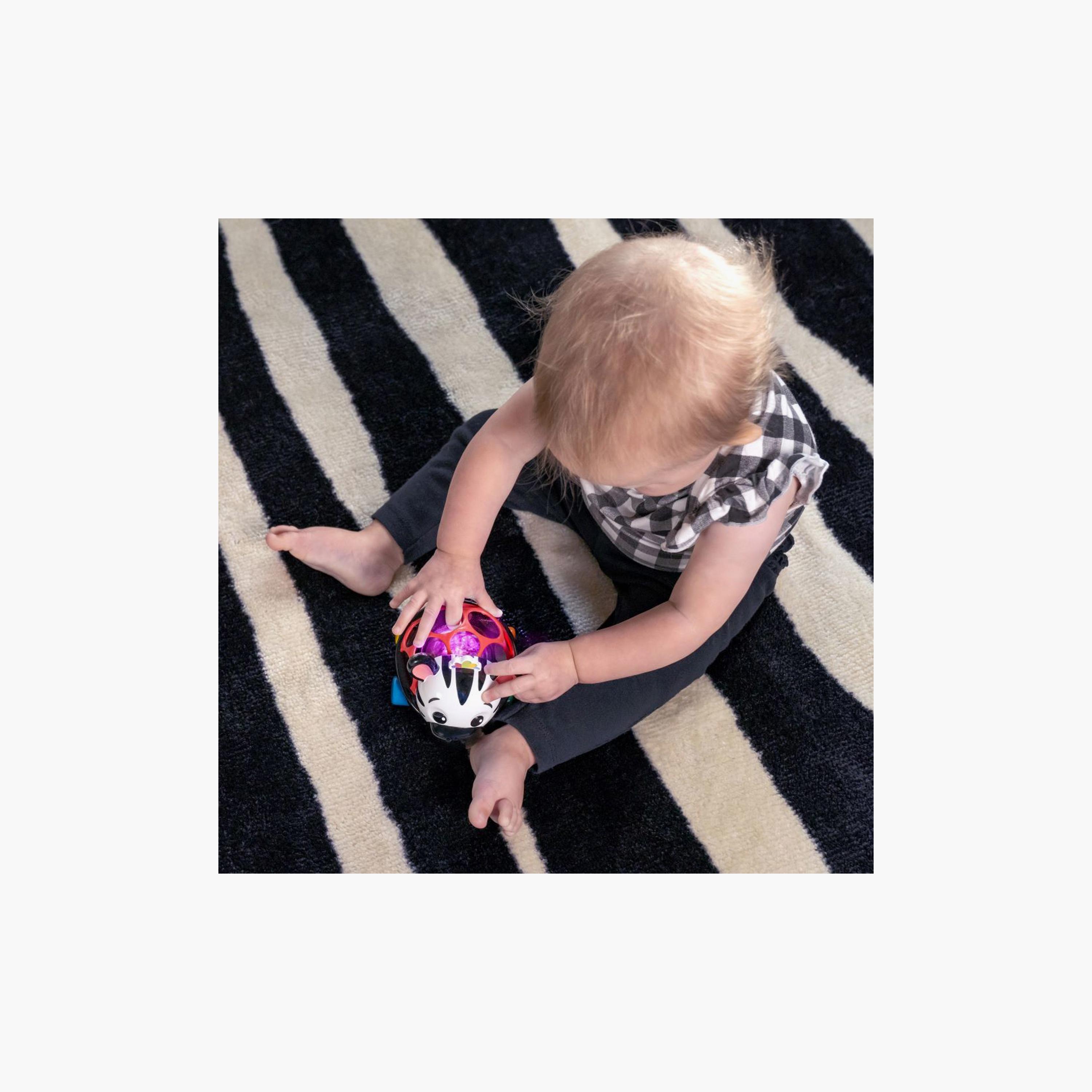 لعبة سيارة وخشخيشة أوبول كيريوس كار زن من بيبي أينشتاين-toys-babyandtoddlertoys-rattlesandteethers-image-2