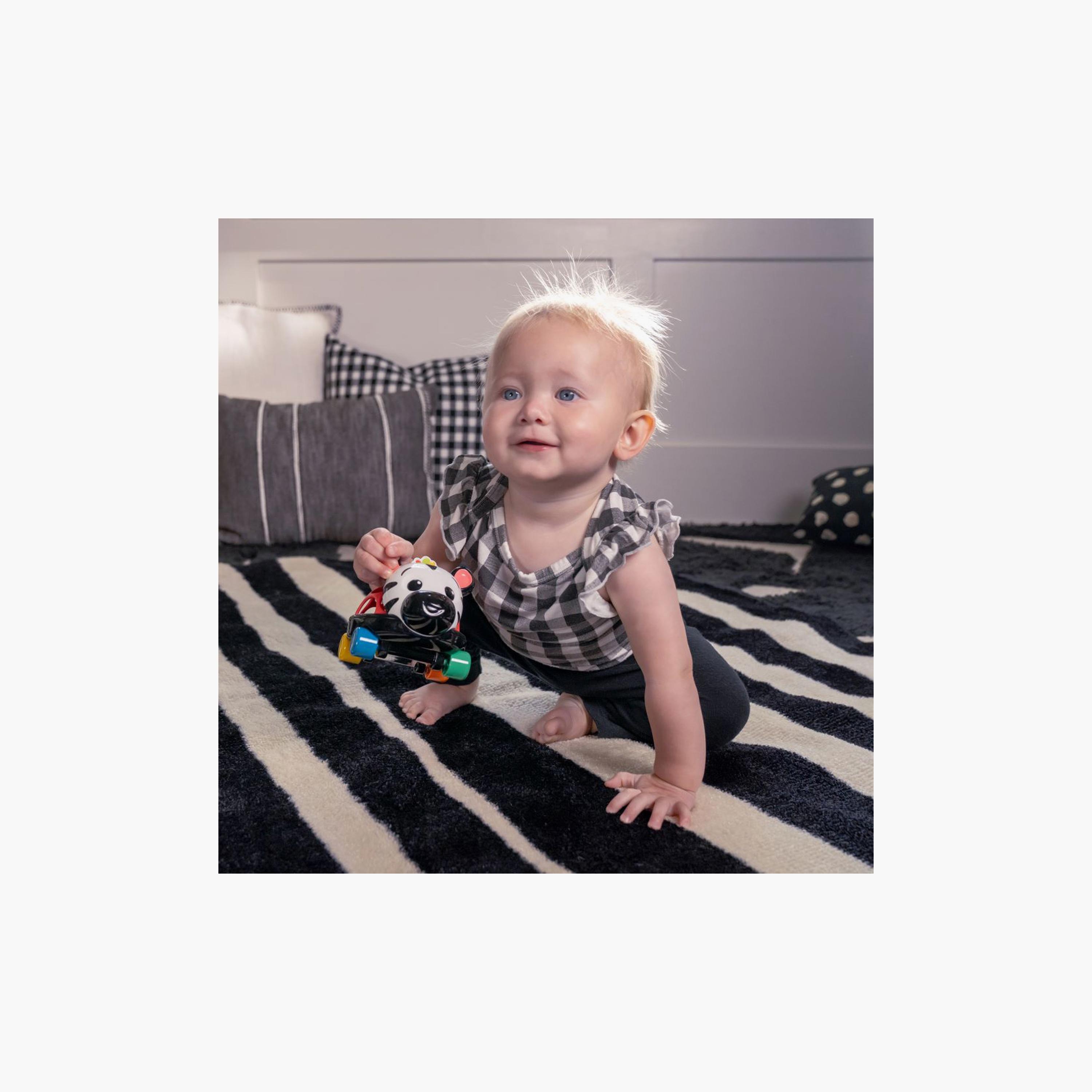 لعبة سيارة وخشخيشة أوبول كيريوس كار زن من بيبي أينشتاين-toys-babyandtoddlertoys-rattlesandteethers-image-3
