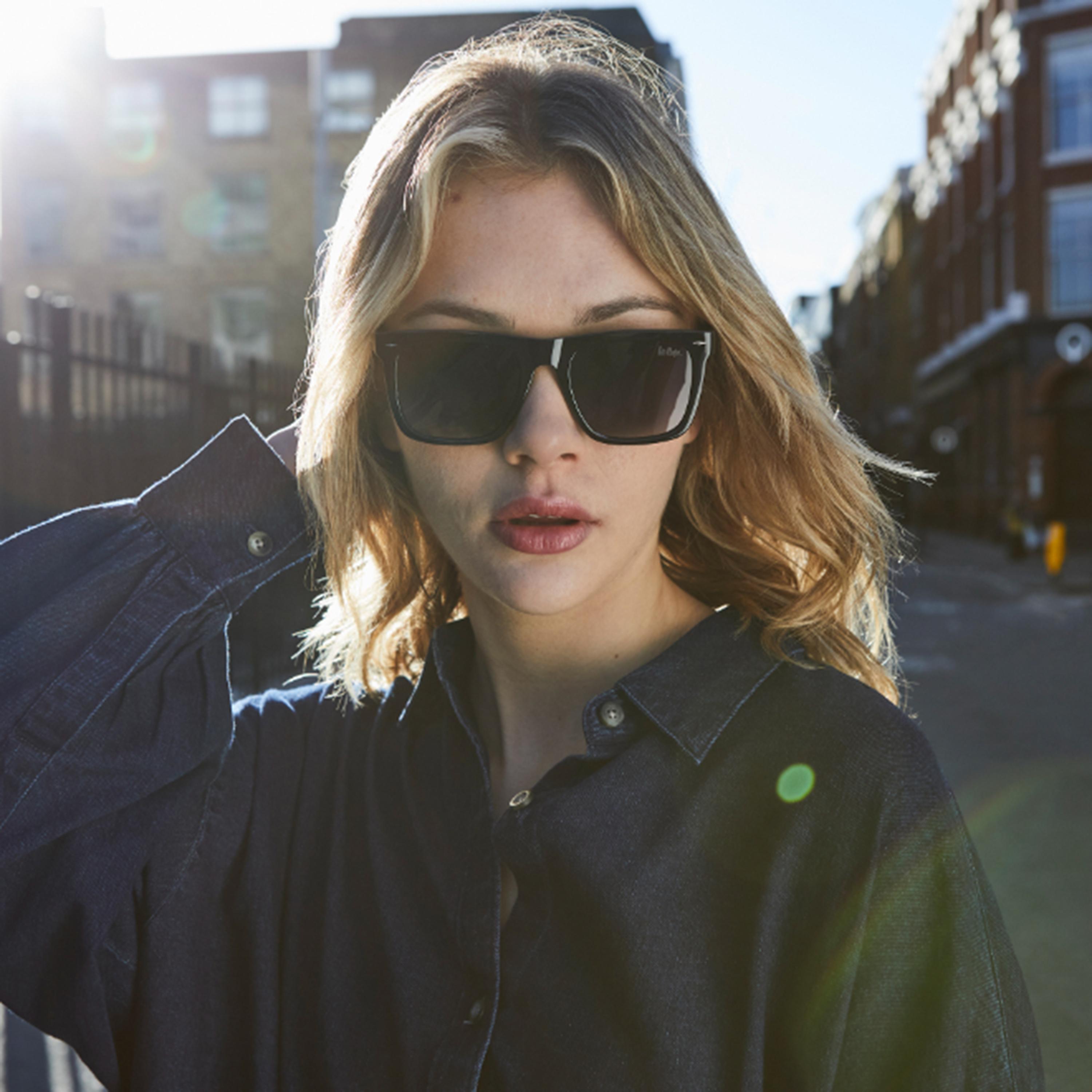 لي كوبر- نظارة شمسية مستقطبة 50 مم رمادية بإطار وايفارير - LC1021C01-men-sunglasses-image-5