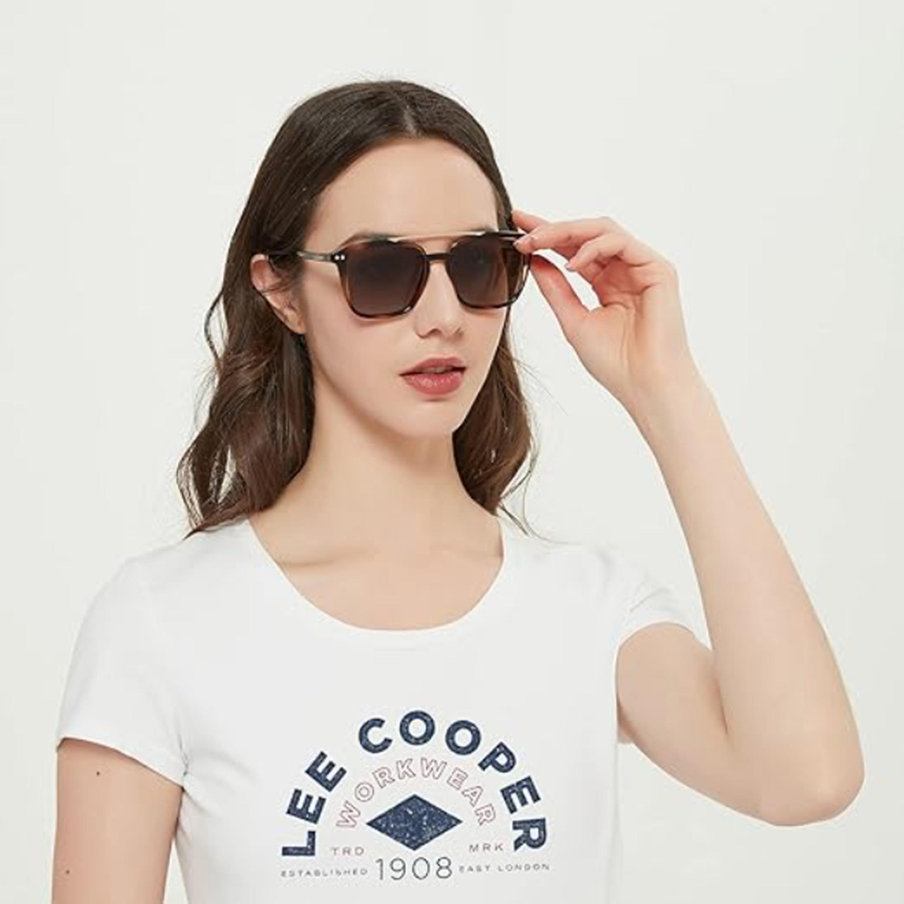 لي كوبر- نظارات شمسية بنية وايفارير مستقطبة مقاس 51 مم - LC1019C03-men-sunglasses-image-5