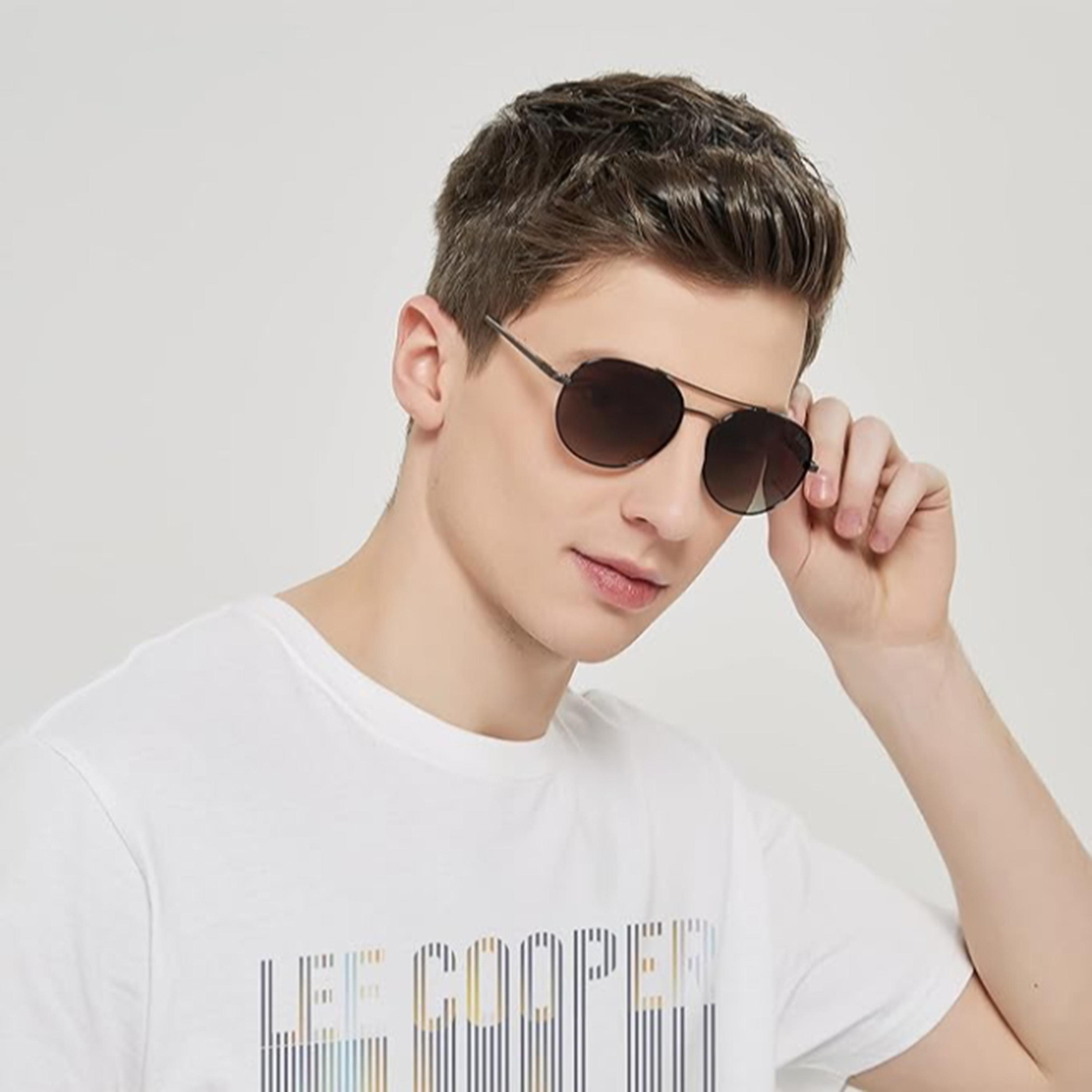 لي كوبر- نظارة شمسية مستقطبة 54 مم لون بني طيار - LC1035C03-men-sunglasses-image-4