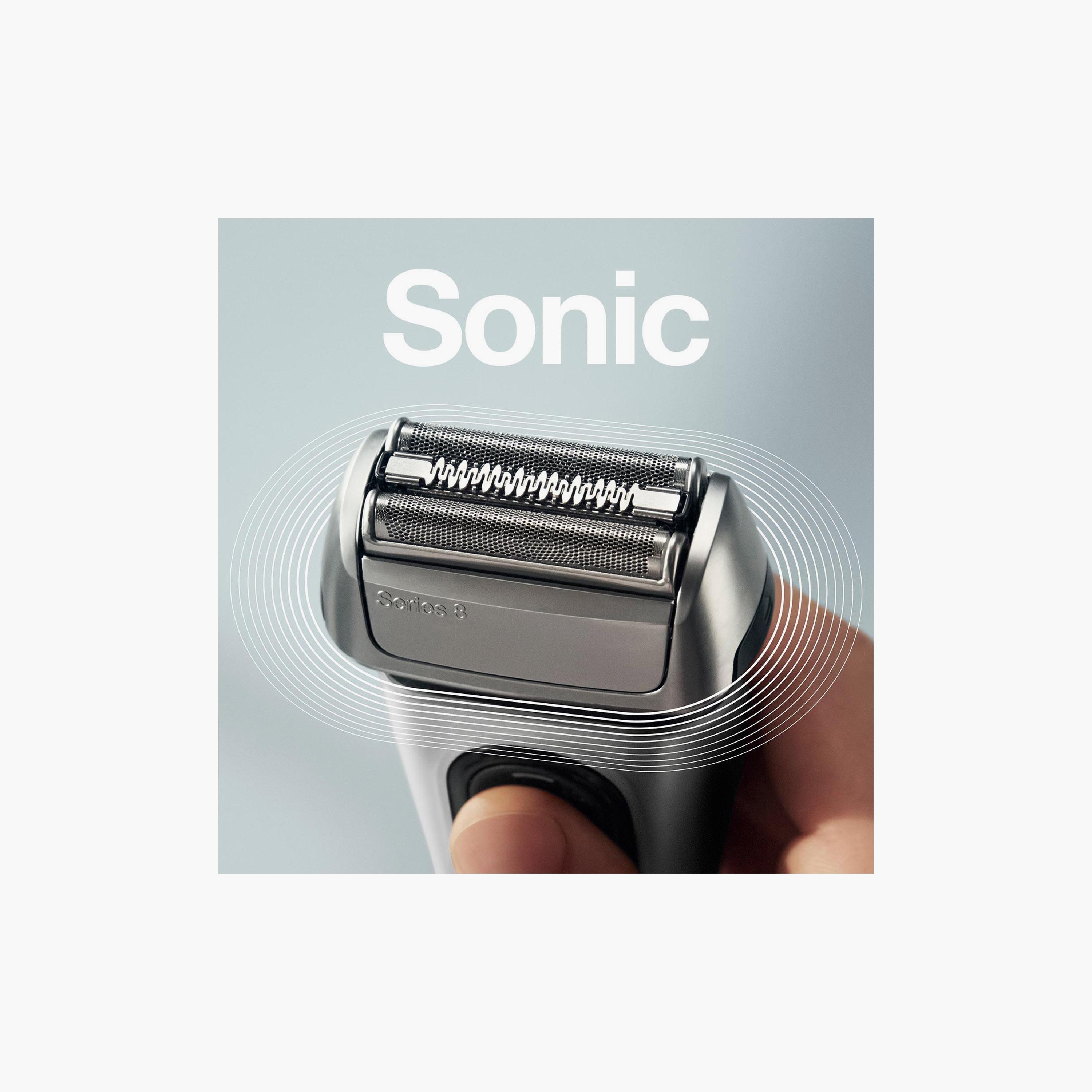 ماكينة حلاقة سلسلة 8 للاستخدام الرطب والجاف باللون الفضي من براون | SHAVER8467CC-beautyandpersonalcare-mens-shaving-image-3