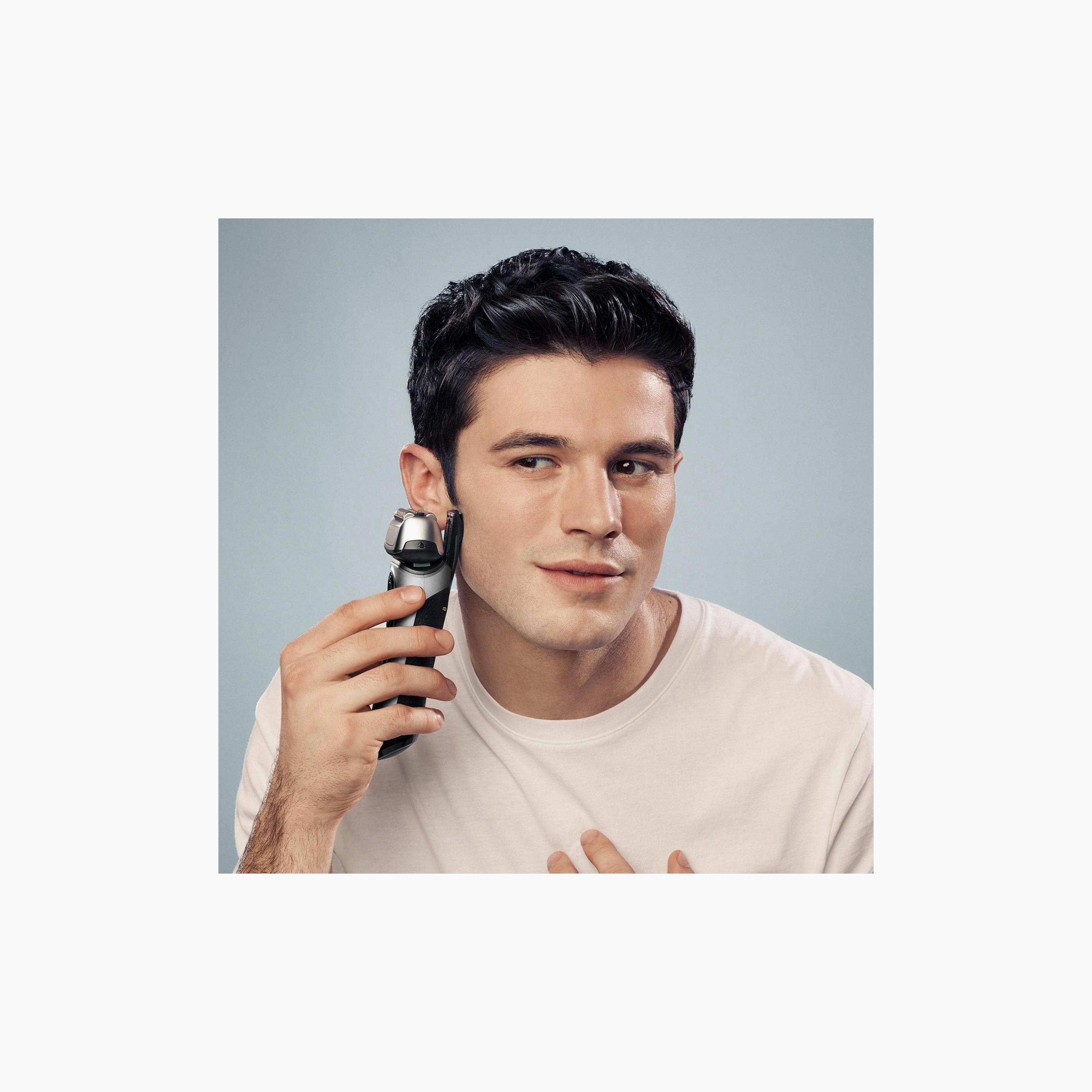 ماكينة حلاقة سلسلة 8 للاستخدام الرطب والجاف باللون الفضي من براون | SHAVER8467CC-beautyandpersonalcare-mens-shaving-image-6