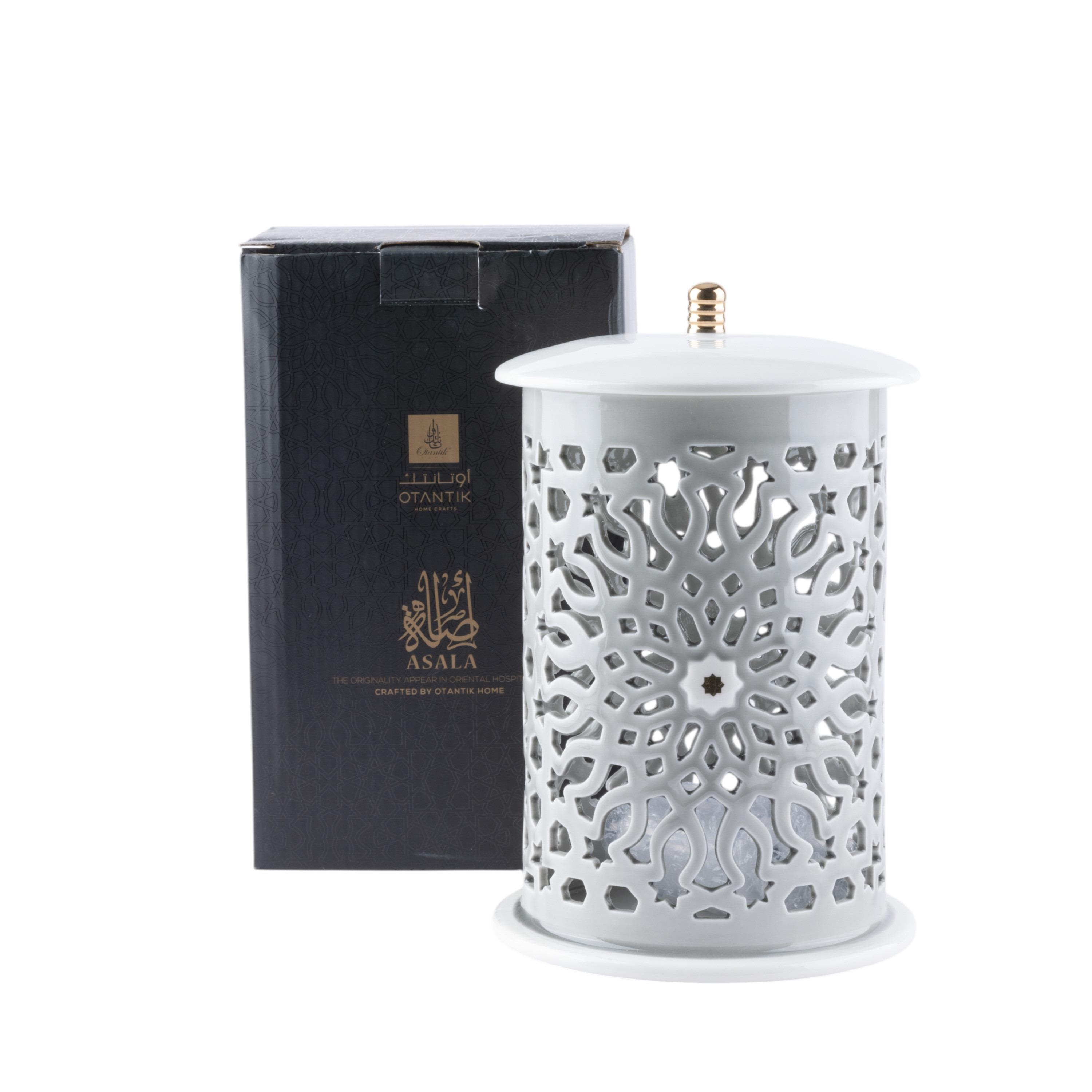 حامل شموع إلكتروني بورسلان مزخرف بتفاصيل مفرغة من أوتانتك أصالة - 31 سم-household-decor-candleholdersandlanterns-image-2