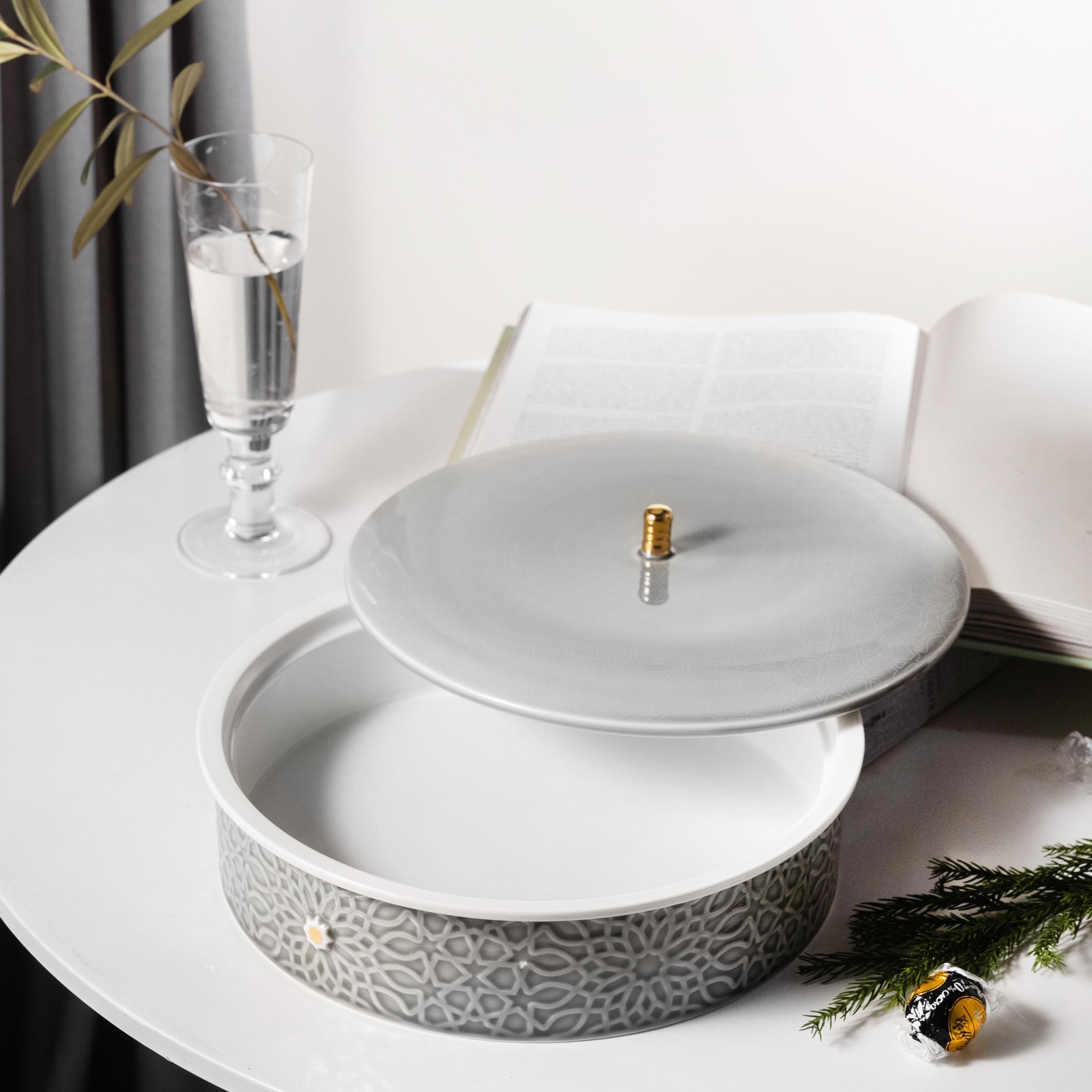 وعاء تمر بورسلان مع غطاء من أوتانتك أصالة - 28x28 سم-household-dining-dinnerware-bowls-image-1