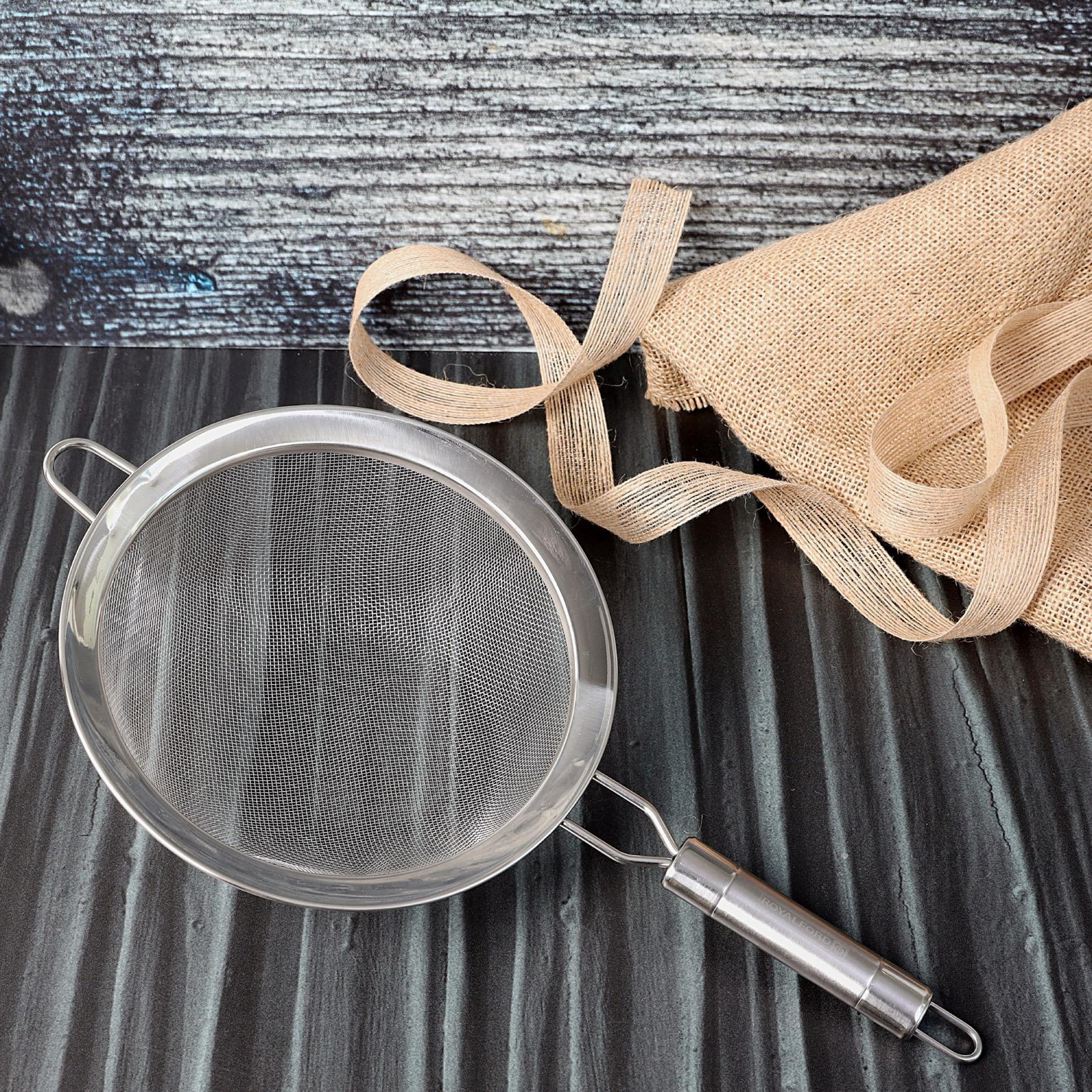 Stainless Steel Strainer - 20 cms-household-kitchen-kitchentoolsandutensils-colandersandstrainers-image-7