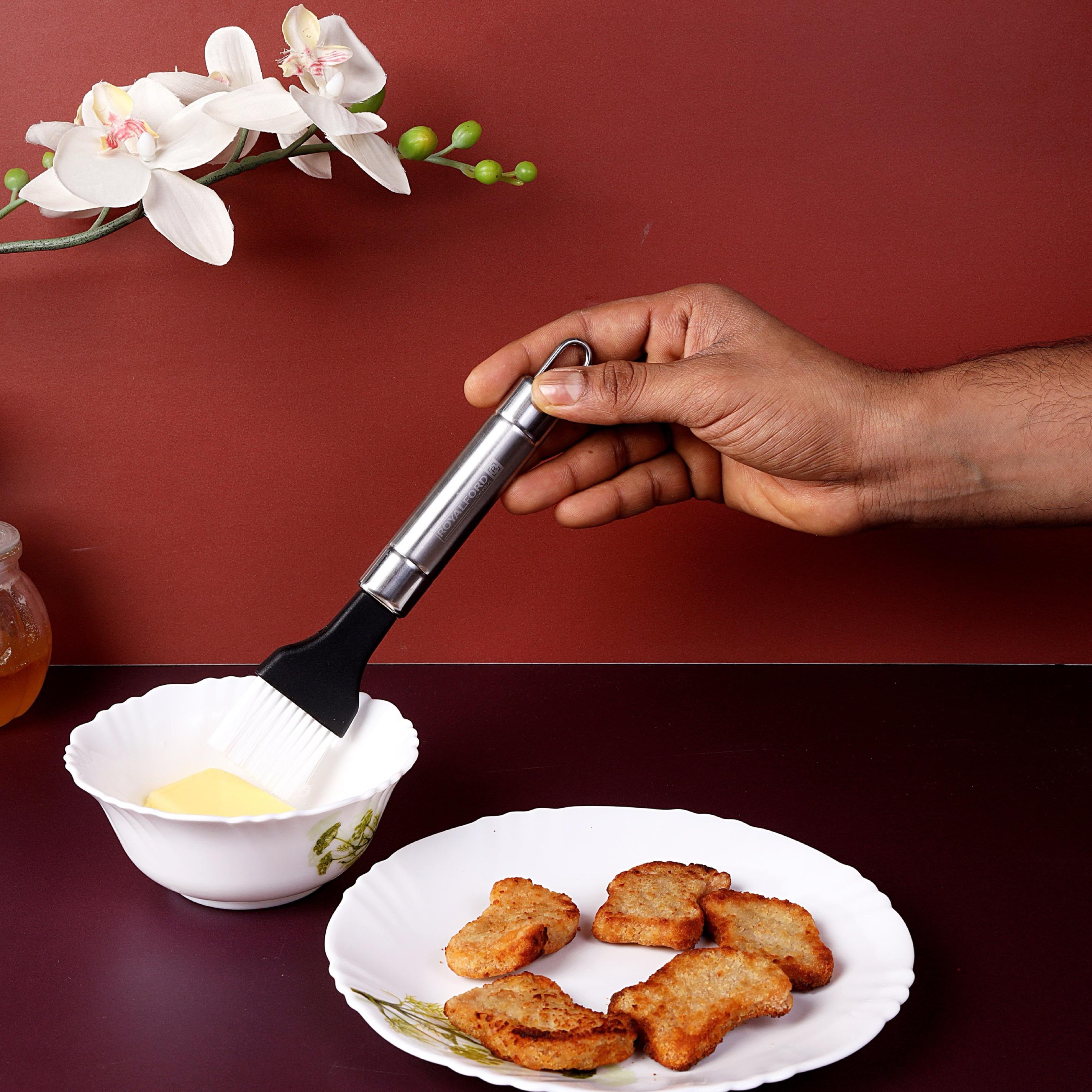 Royalford Sauce Brush with Stainless Steel Handle-household-kitchen-kitchentoolsandutensils-cookingutensils-image-9