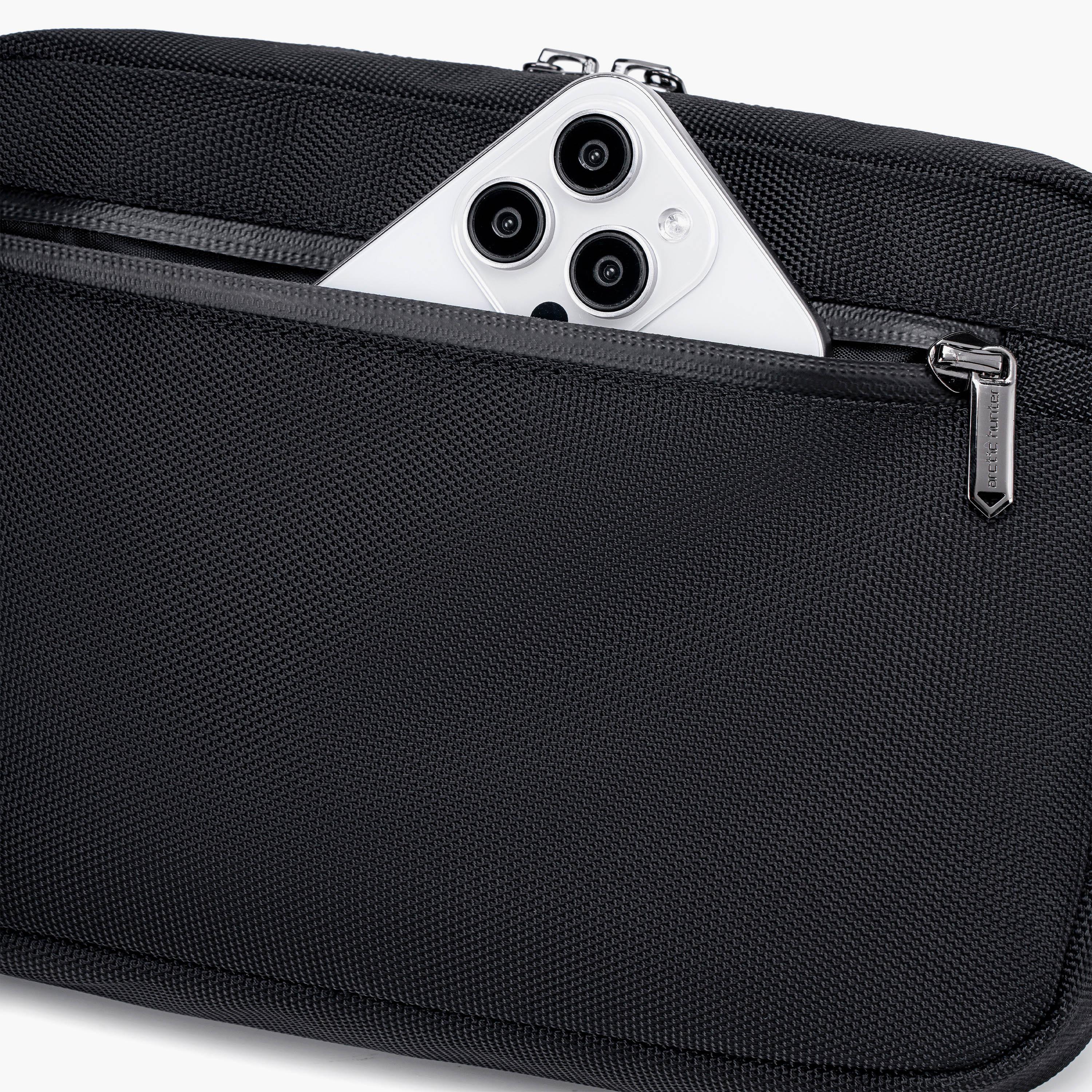 أركتيك هانتر-  شنطة يد بمقبض عادي مع سحاب للإغلاق-travel-accessories-image-4