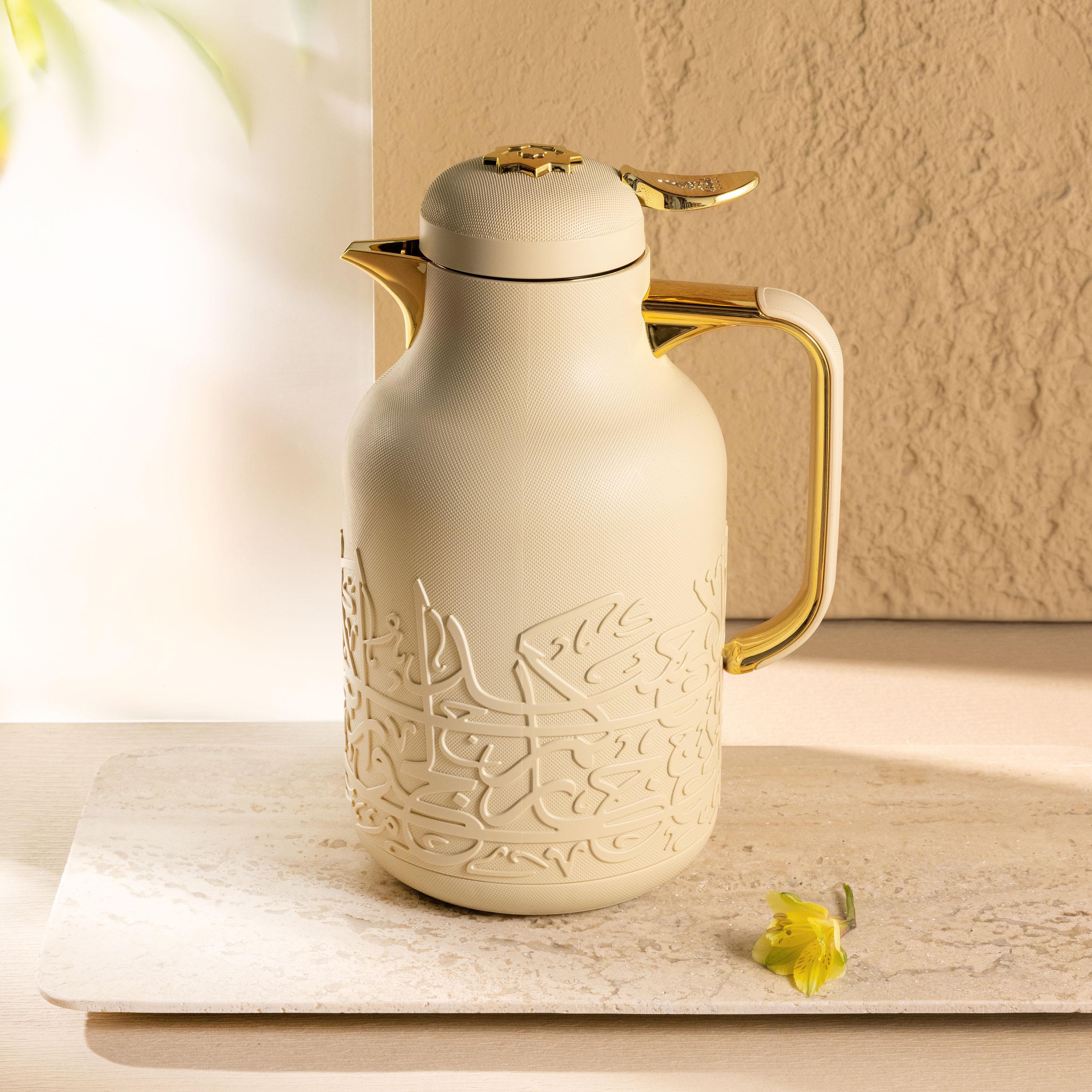 Jiwar Calligraphy Embossed Vacuum Flask - 1 L-household-dining-teaandcoffee-vacuumflaskscoffeeandteapots-image-4