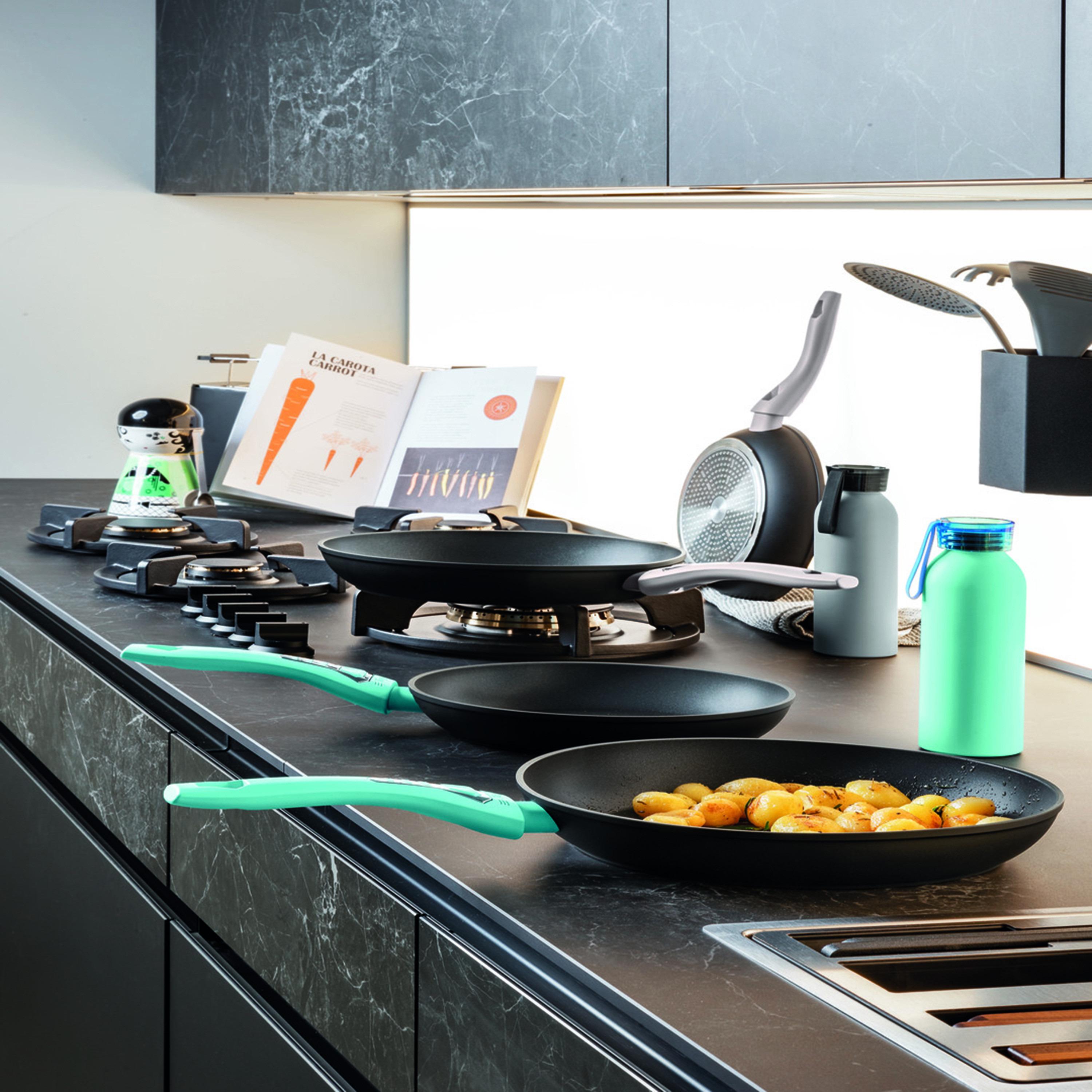 طقم مقلاة ألومنيوم مصبوب قطعتين مع قارورة من توجنانا-household-kitchen-cookware-cookwareandsets-image-2