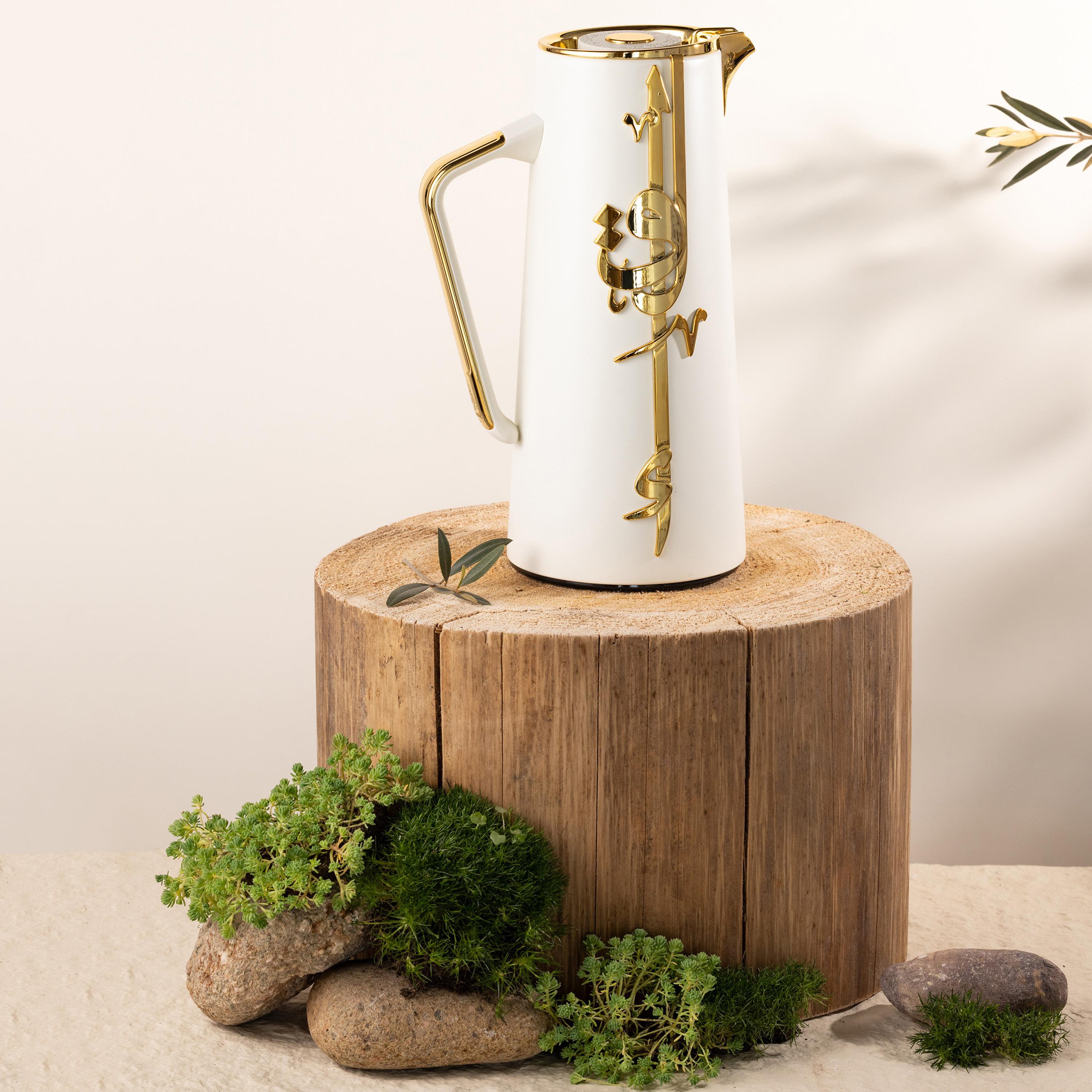 Lqaa Calligraphy Detail Vacuum Flask - 1 L-household-dining-teaandcoffee-vacuumflaskscoffeeandteapots-image-1
