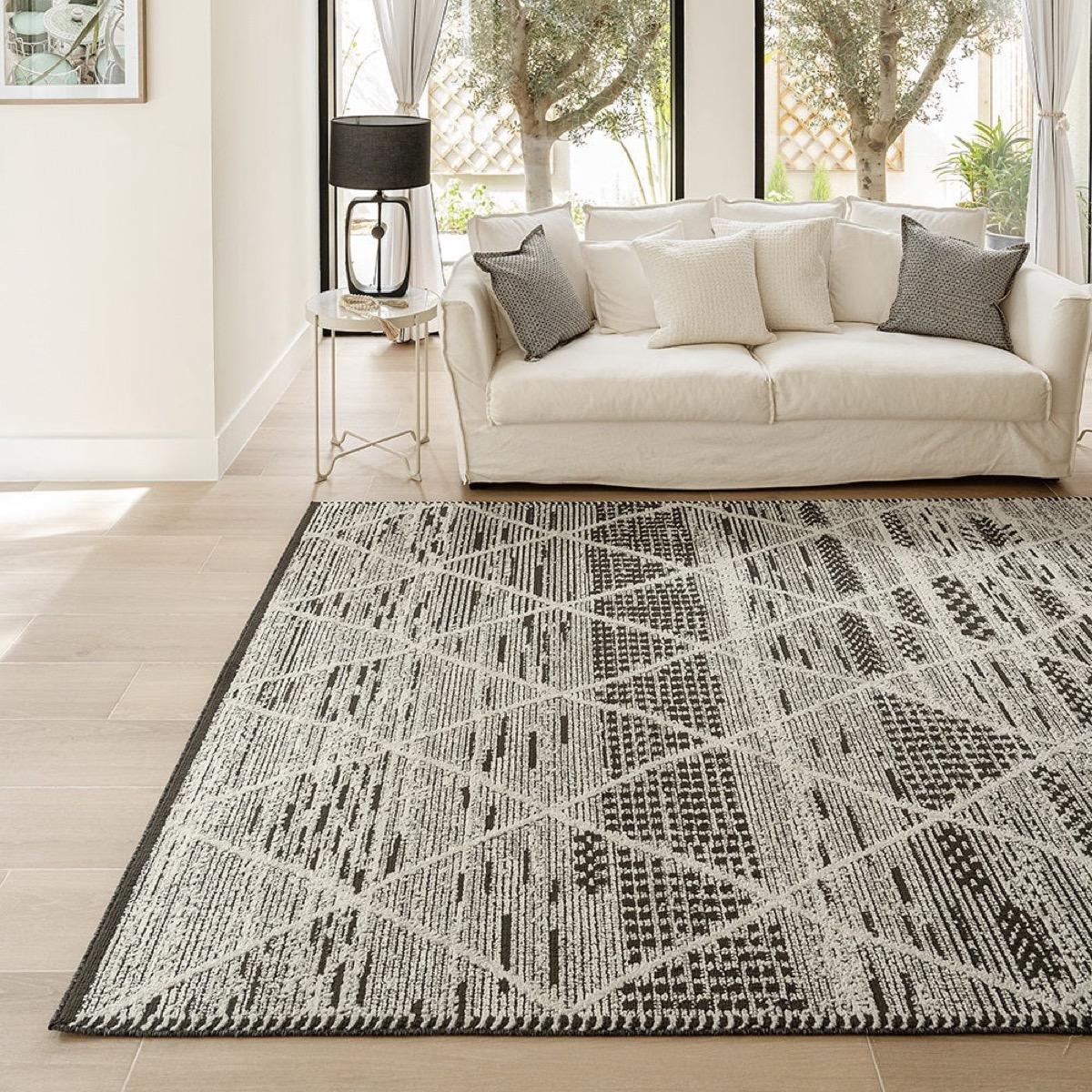 Leila Ebony Rug - 245x350 cm