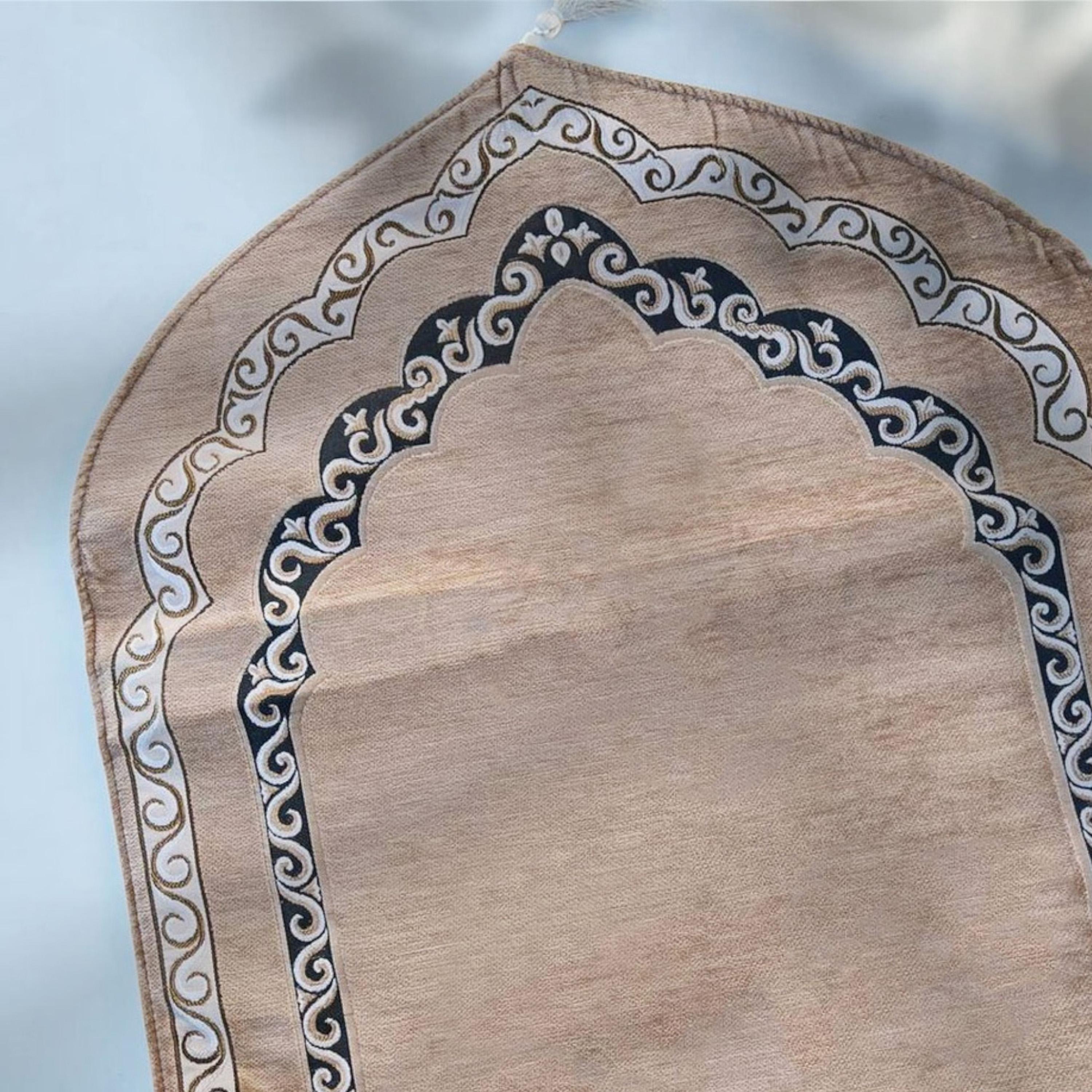 Arch Shaped Padded Prayer Mat - 110x70 cms-household-rugsandcarpets-prayermats-image-1