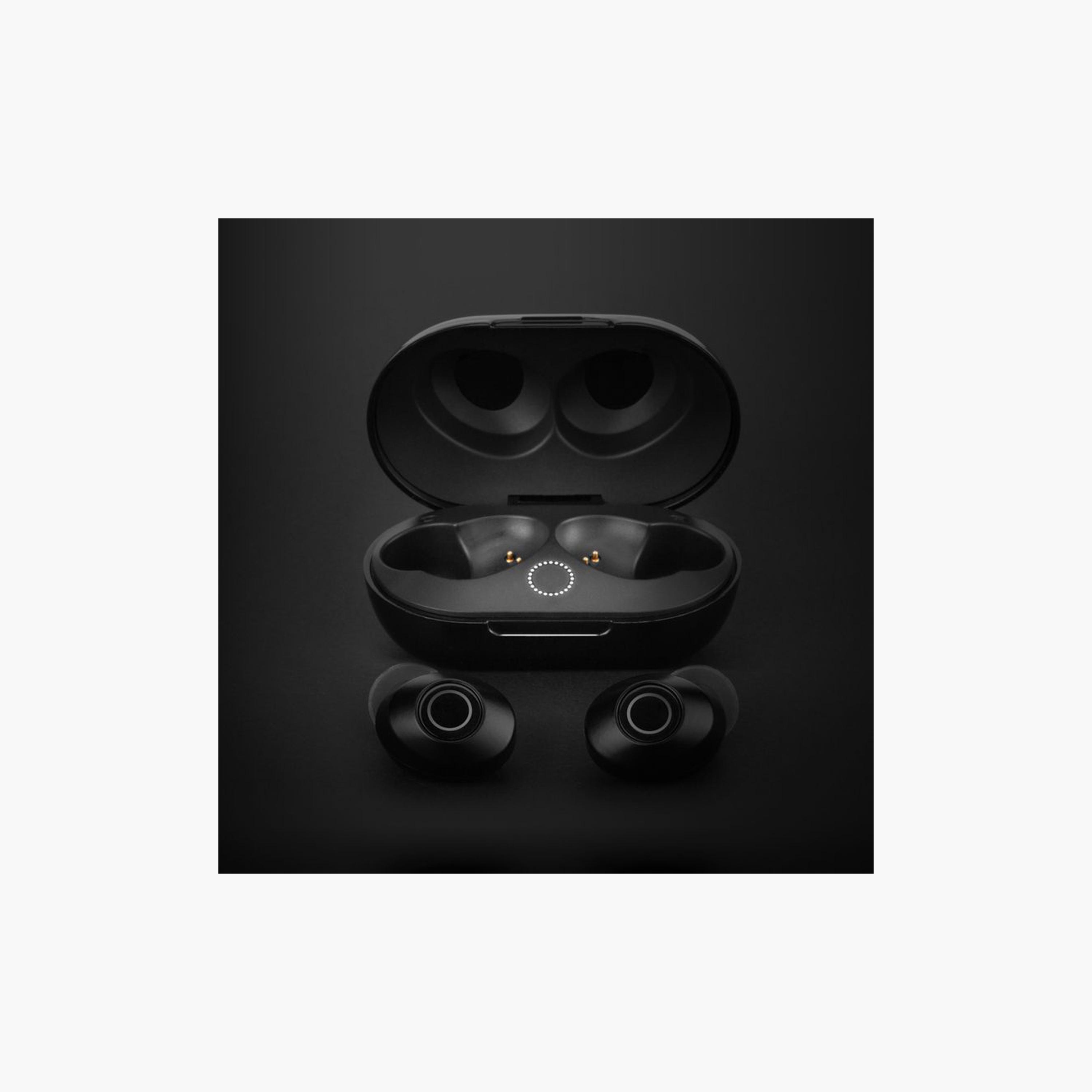 Momax Wireless Earbuds PILLS TWS 20H Running Time - Black | BT1D-electronics-headphonesandearphones-image-2