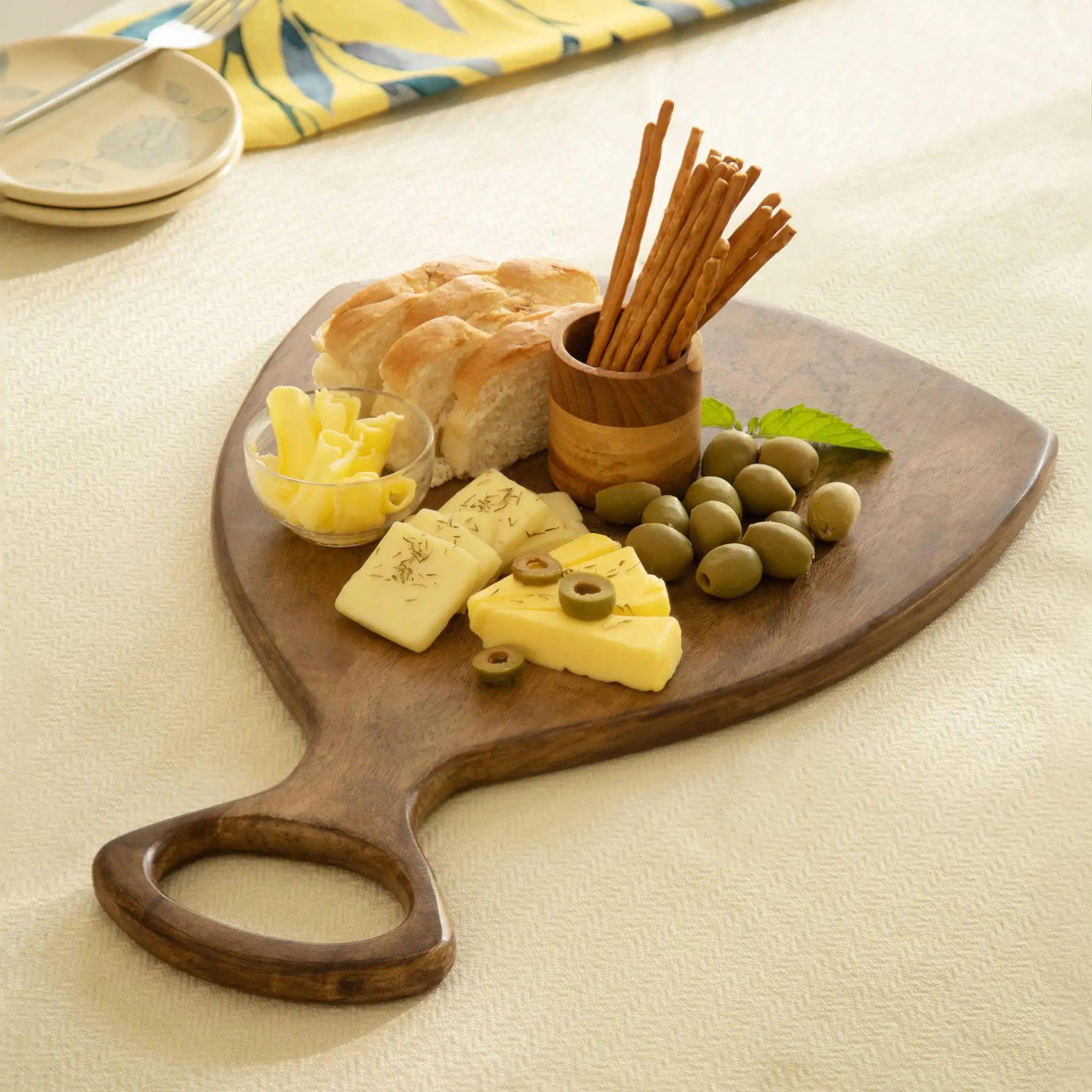 لوح تقطيع خشب بتصميم مجداف لايماي من إليمنتري-household-kitchen-kitchentoolsandutensils-cuttingboards-image-1
