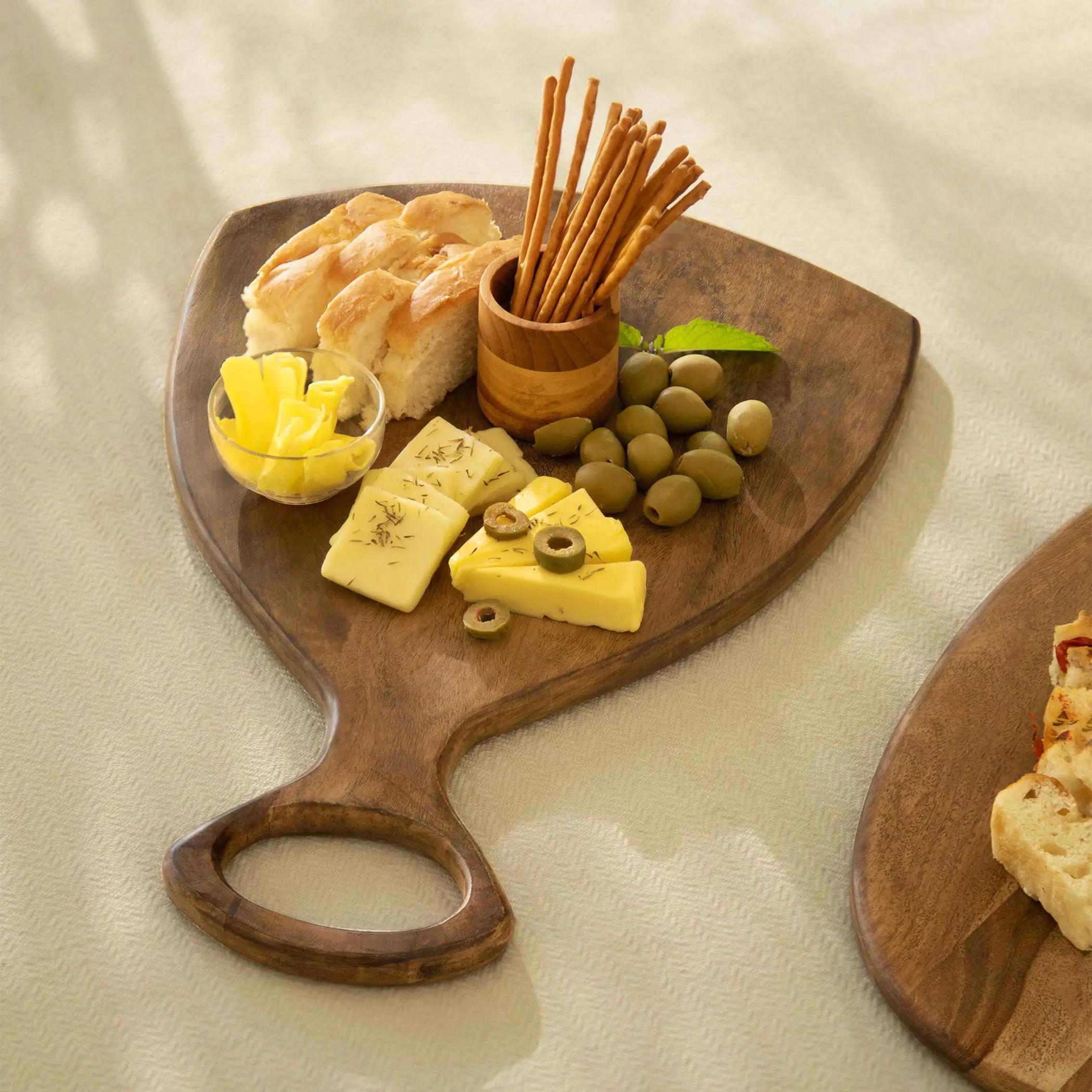 لوح تقطيع خشب بتصميم مجداف لايماي من إليمنتري-household-kitchen-kitchentoolsandutensils-cuttingboards-image-2