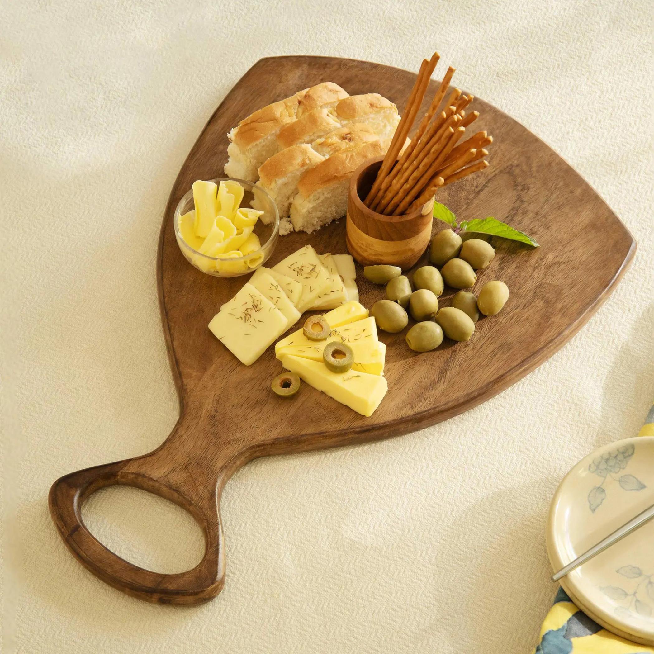 لوح تقطيع خشب بتصميم مجداف لايماي من إليمنتري-household-kitchen-kitchentoolsandutensils-cuttingboards-image-3