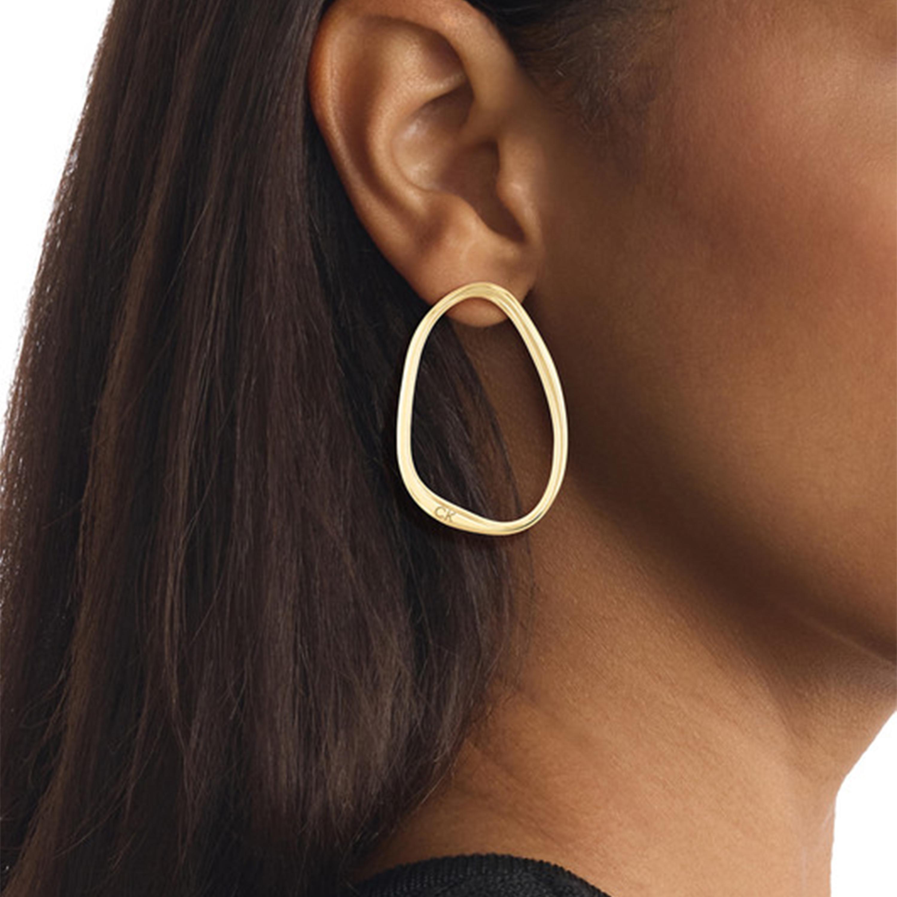 كالفين كلين-  أقراط نسائية ستانلس ستيل ذهبية سادة-women-watchesandjewellery-jewellery-earrings-image-3