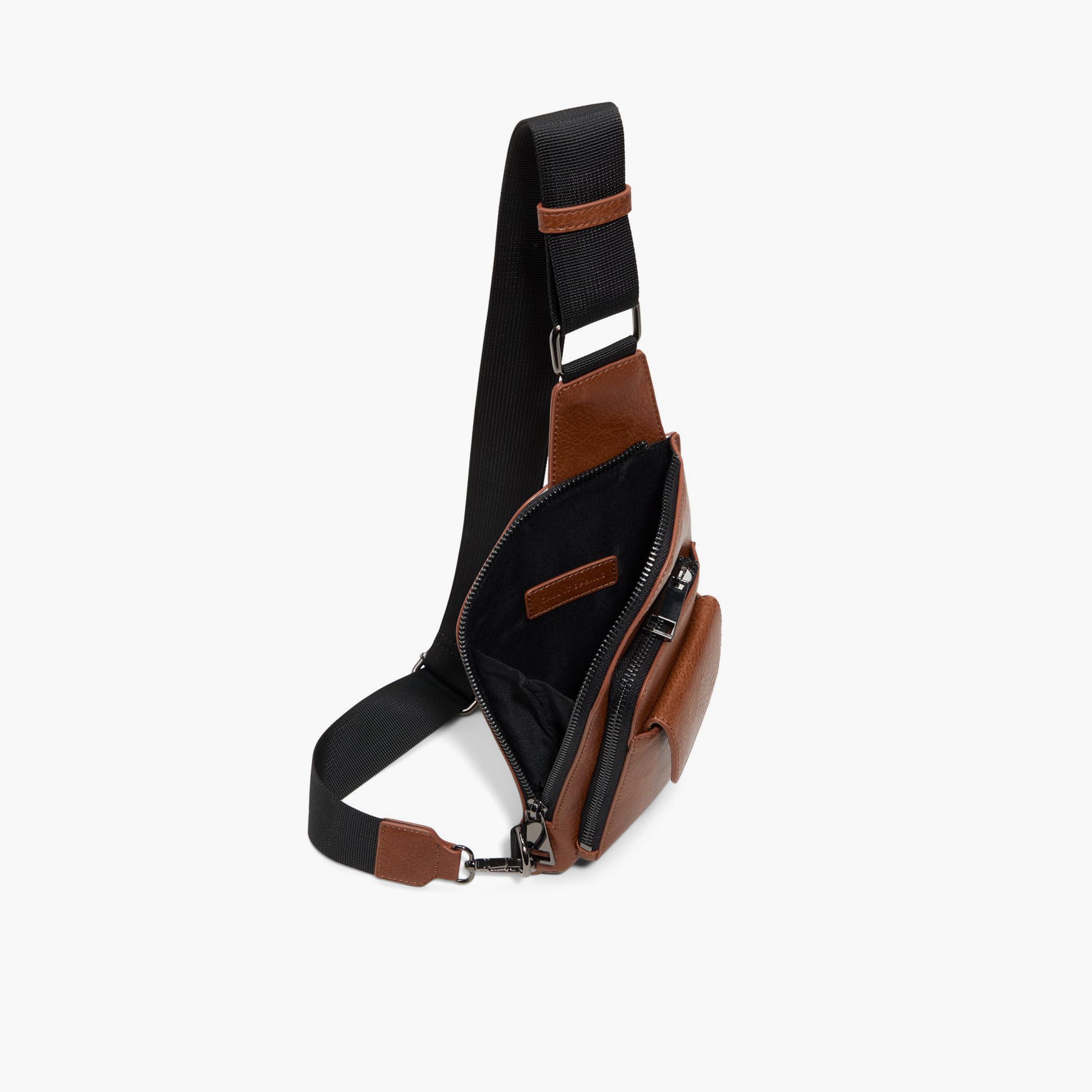 كول ات سبرينغ- شنطة كروس كابيتول سادة مع سحاب إغلاق وحزام قابل للتعديل-men-bags-image-7