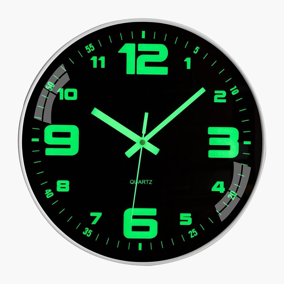 Quesera 12-inch Modern Glow-In-The-Dark Night Light Wall Clock