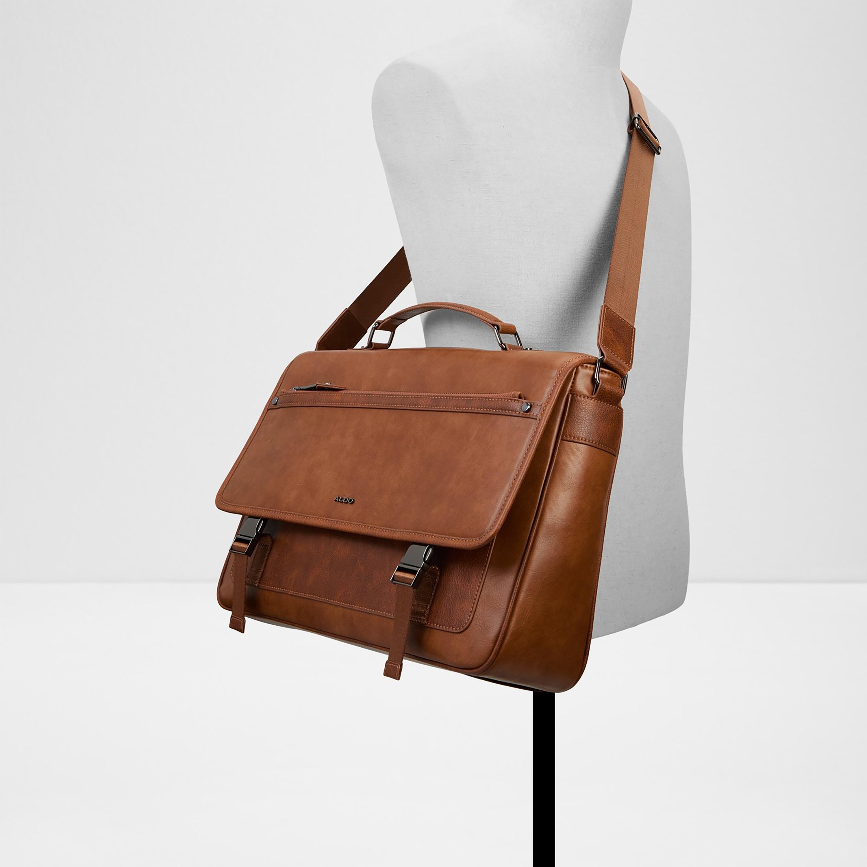 ألدو سهيل حقيبة ماسنجر سادة بإبزيم معدني وحزام كتف قابل للتعديل-men-bags-image-4