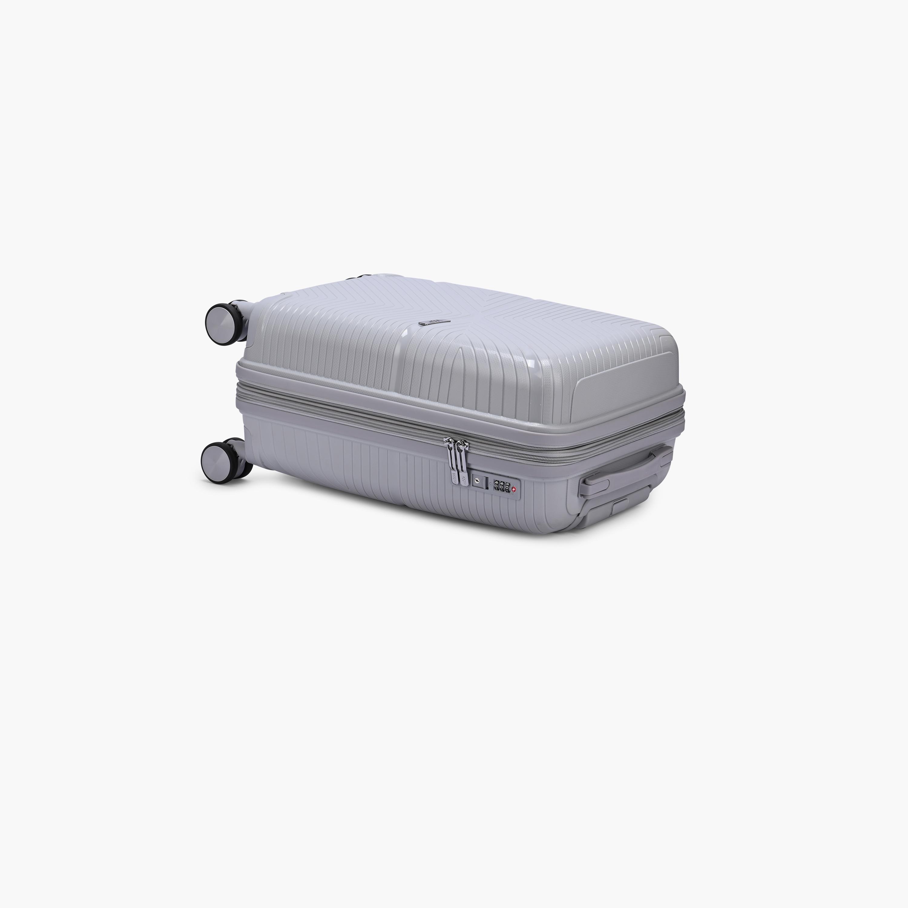 VIP Retreat 55.5 CM Small Cabin Polypropylene Hard Sided 4-Wheeler Spinner Trolley Bag with TSA Lock-travel-luggagesandbags-luggage-image-7