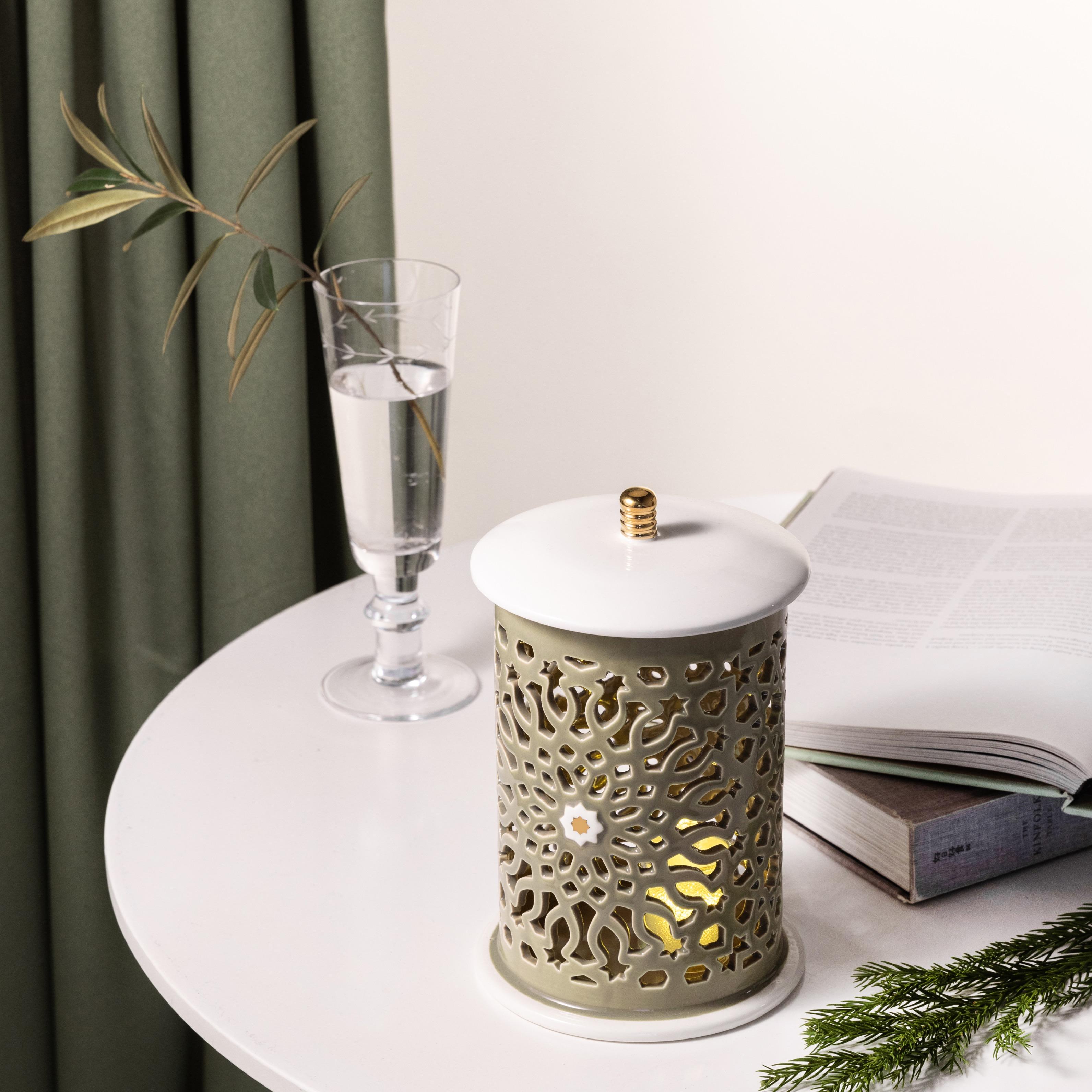 حامل شموع بورسلان وشمعة بدون لهب من أوتانتيك-household-decor-candleholdersandlanterns-image-1
