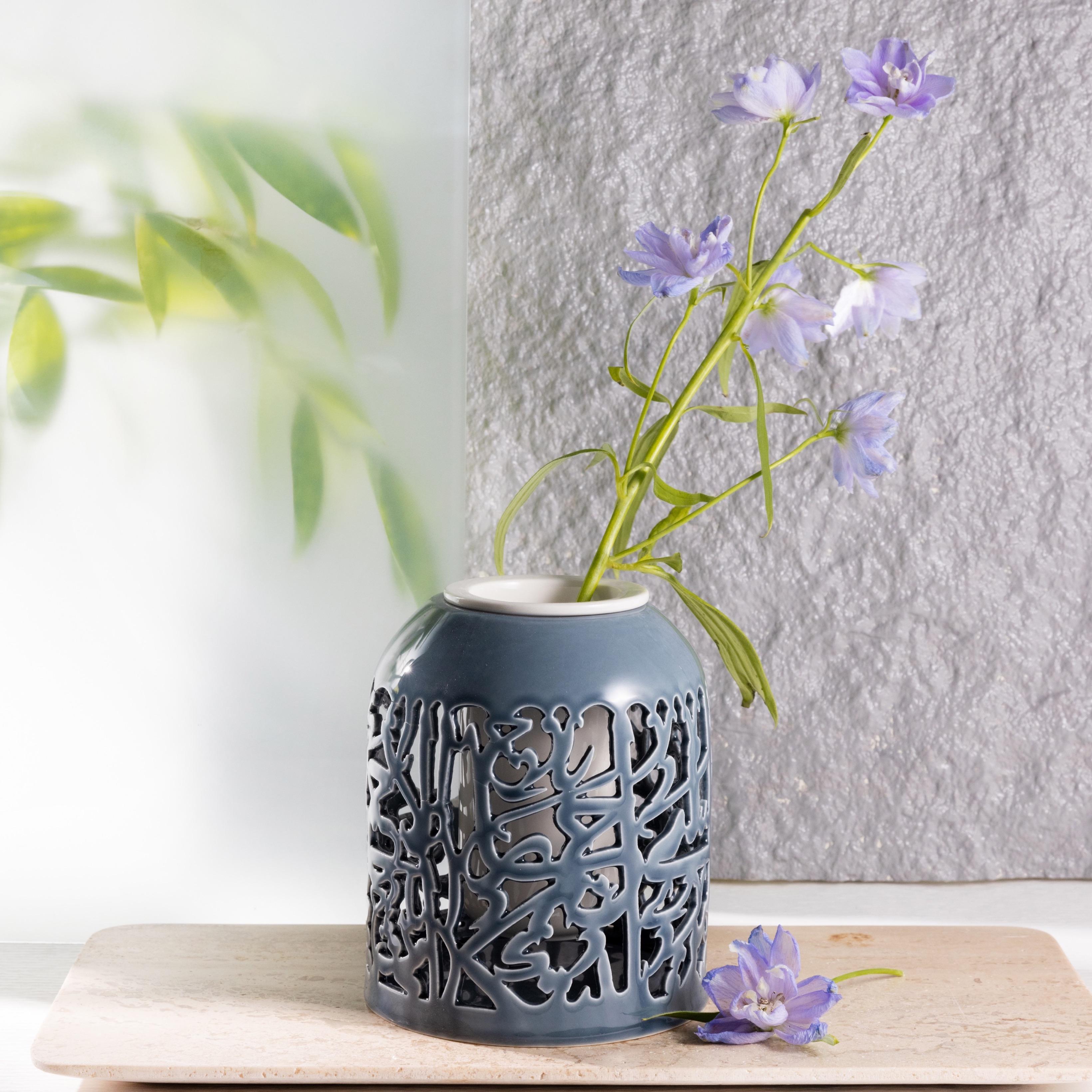 مزهرية بورسلان مزينة من أوتانتك-household-decor-vasesandbowls-image-1