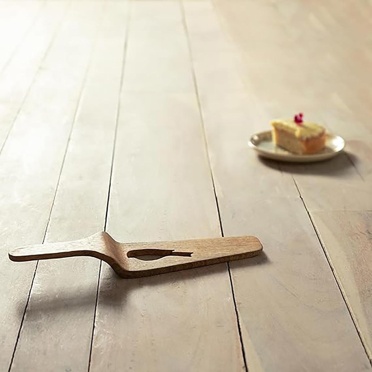 Elementary Mango Cake Server