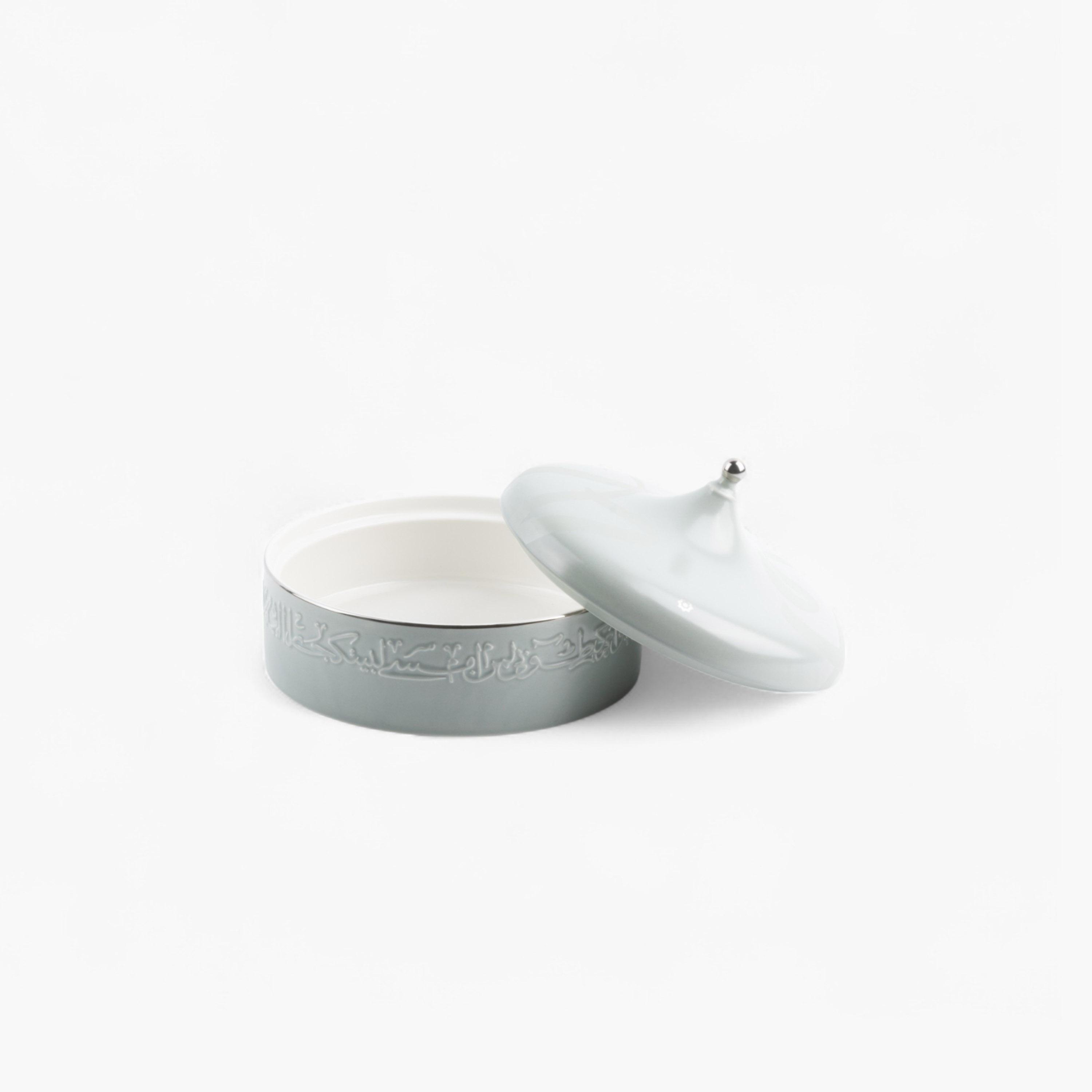 Calligraphy Embellished Porcelain Date Bowl with Lid-household-dining-dinnerware-bowls-image-2