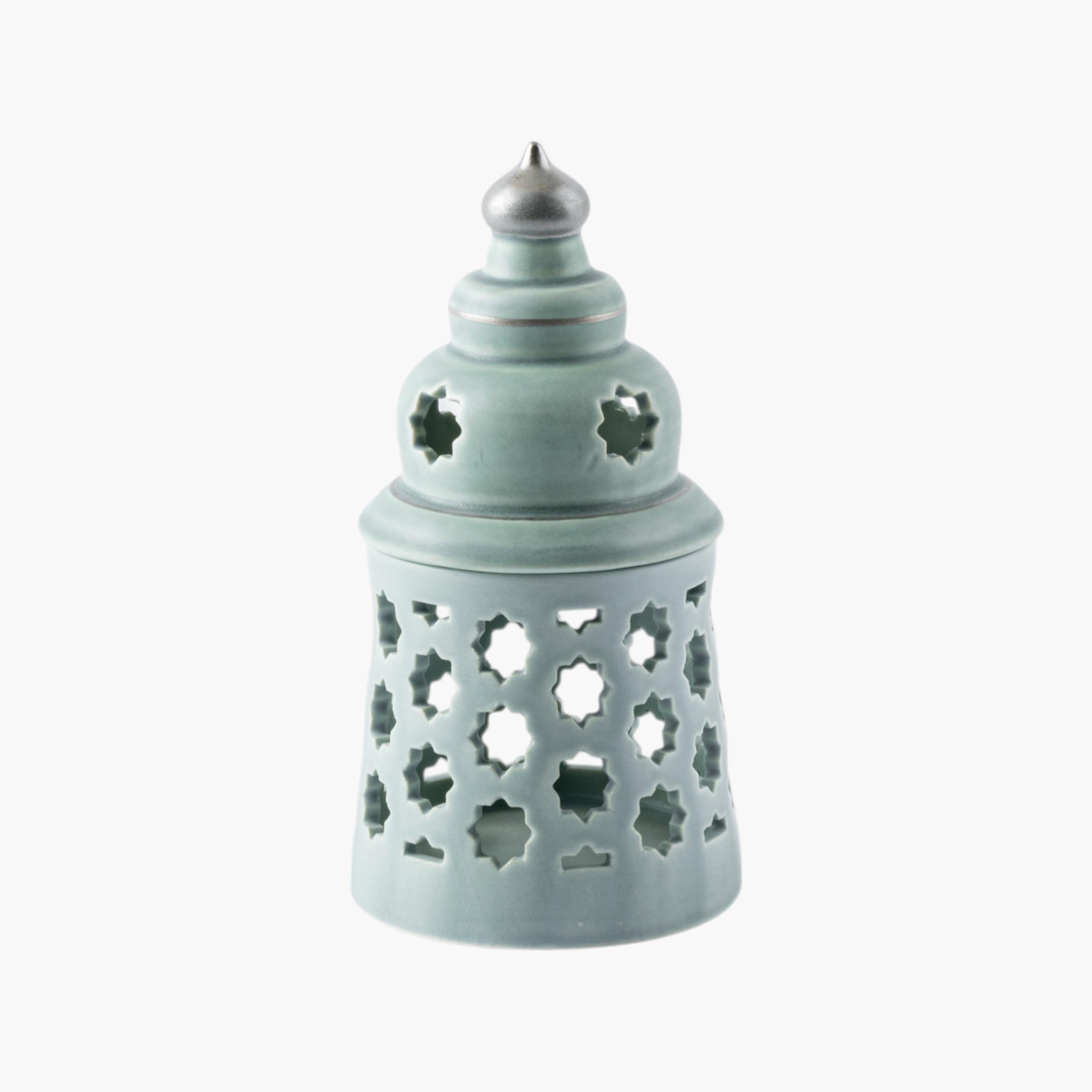حامل شموع بورسلان بتفاصيل مفرغة مع شمعة بدون لهب 12 سم من أوتانتيك-household-decor-candleholdersandlanterns-image-4
