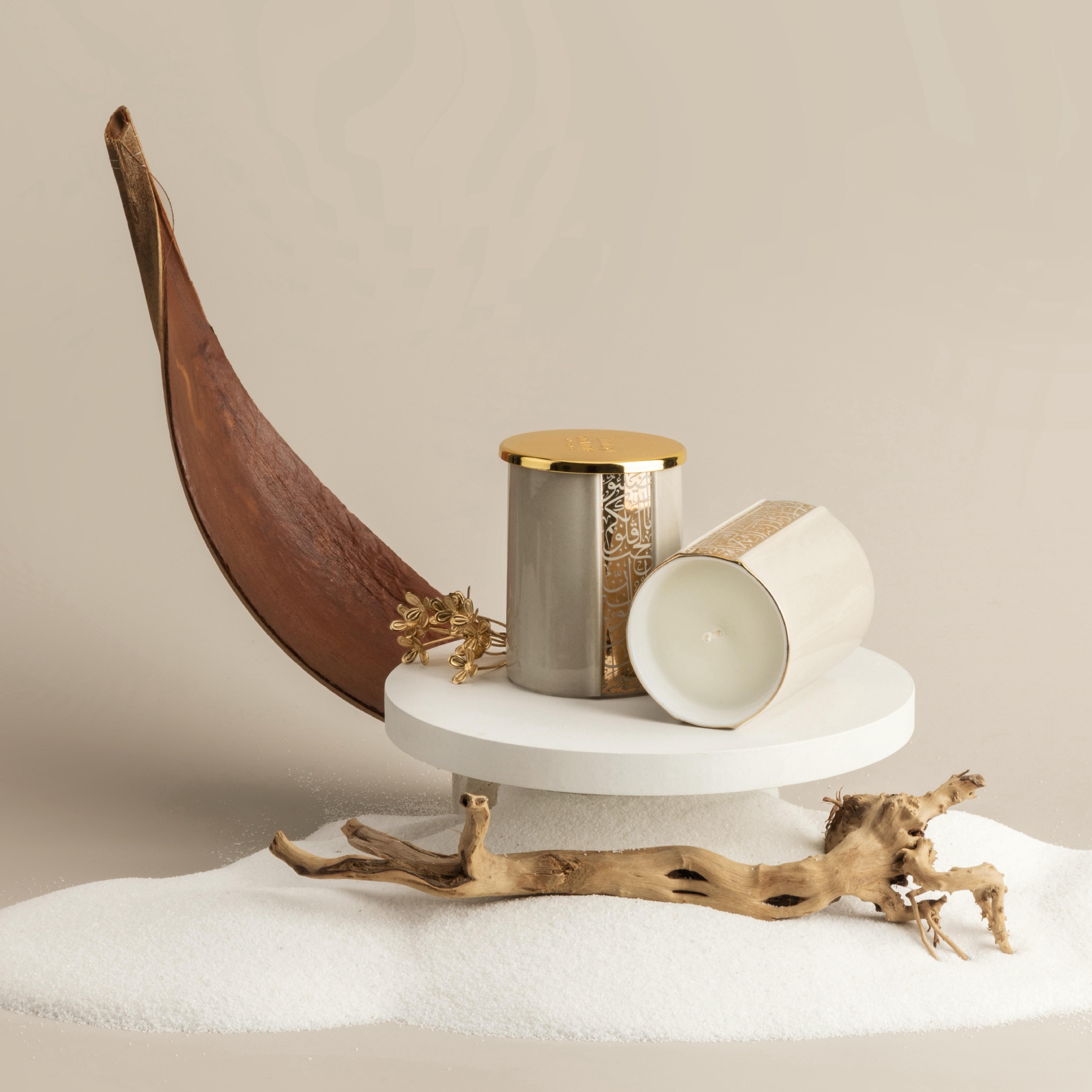 جرة شمع بتزيينات الخط العربي مع غطاء من أوتانتيك-household-decor-candleholdersandlanterns-image-1