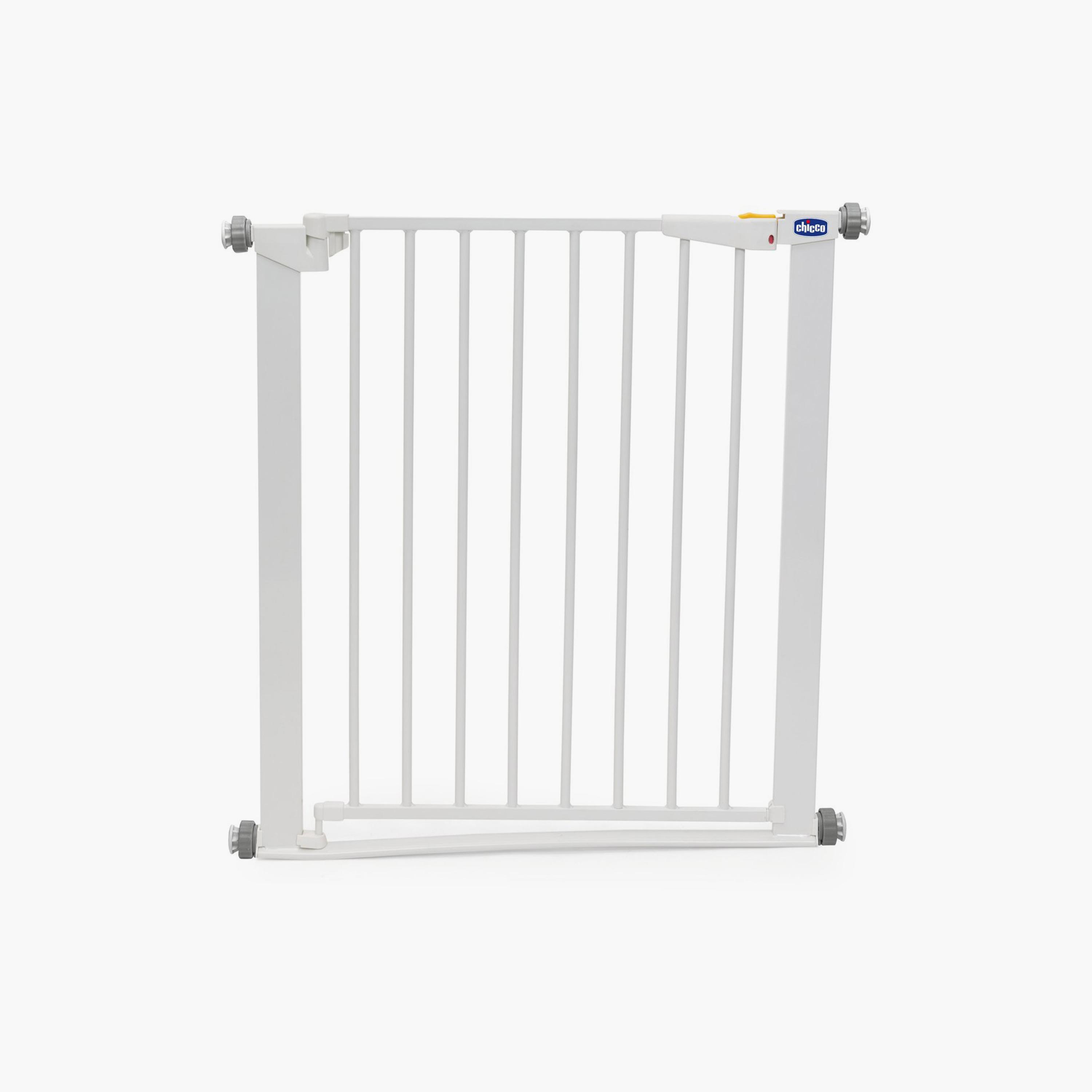 Chicco Baby Safety Gate-baby-healthandsafety-babyproofing-image-1